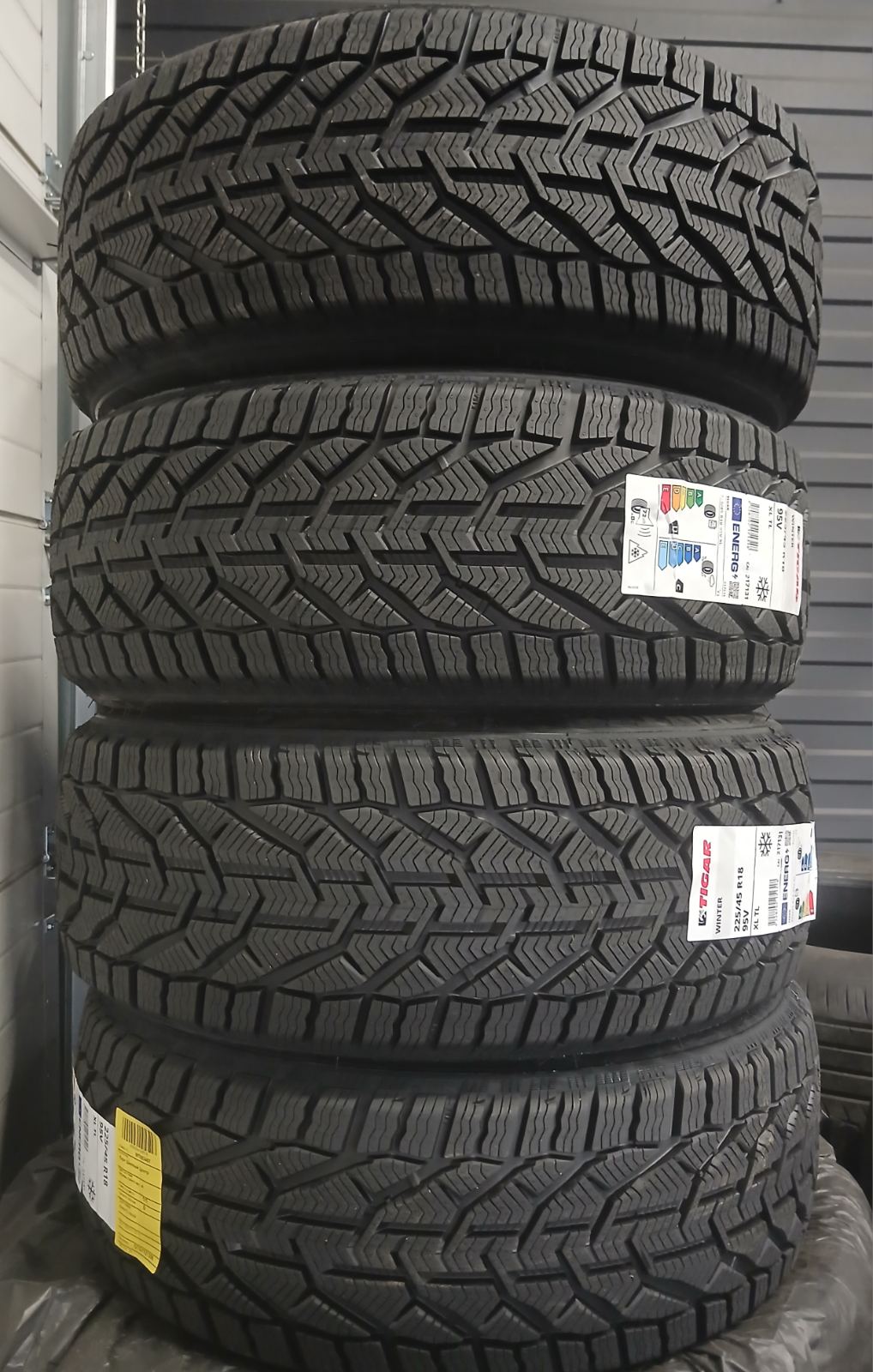 Шини б\у 225/45 R17