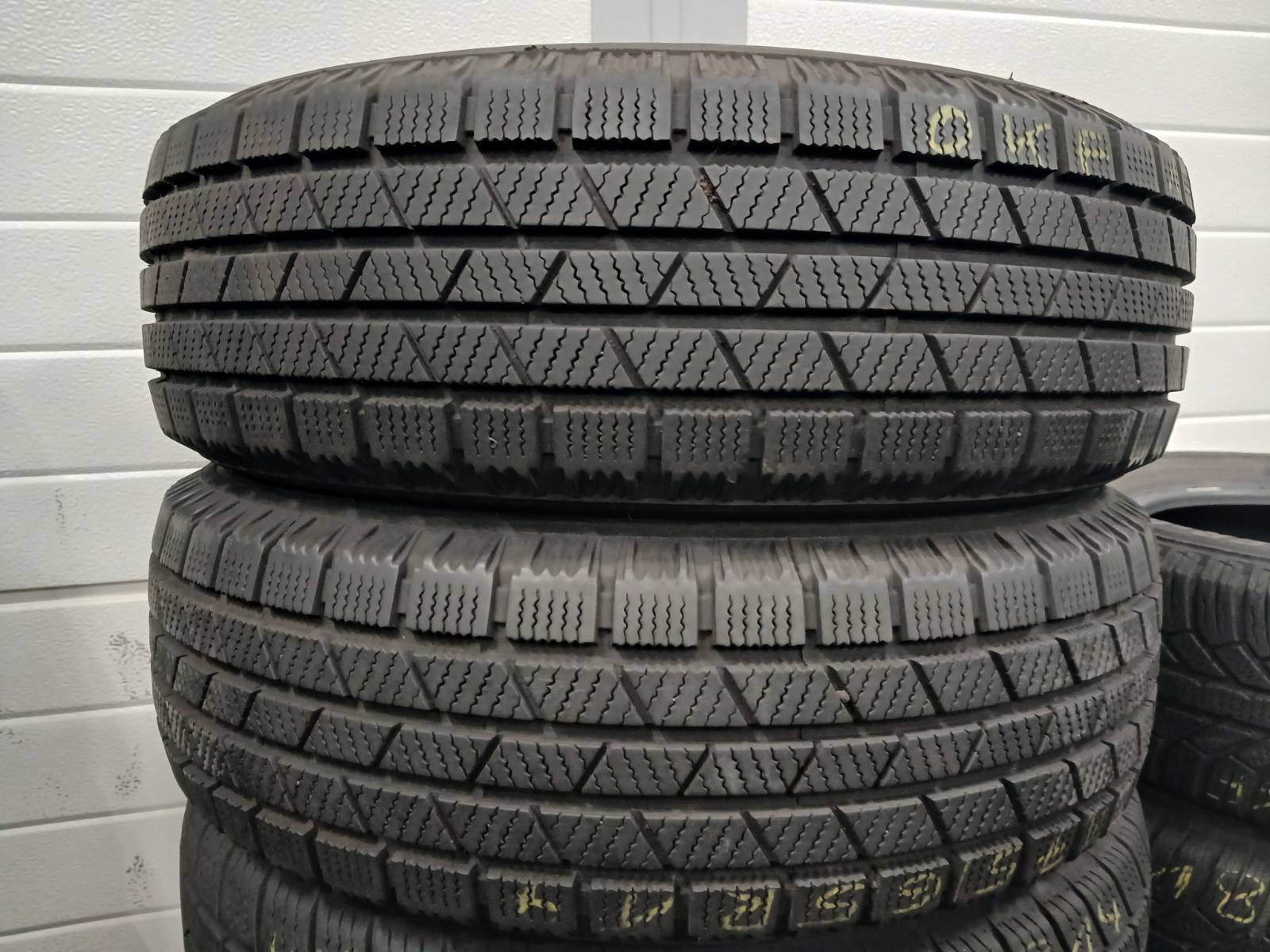 Шини б\у 175/65 R14