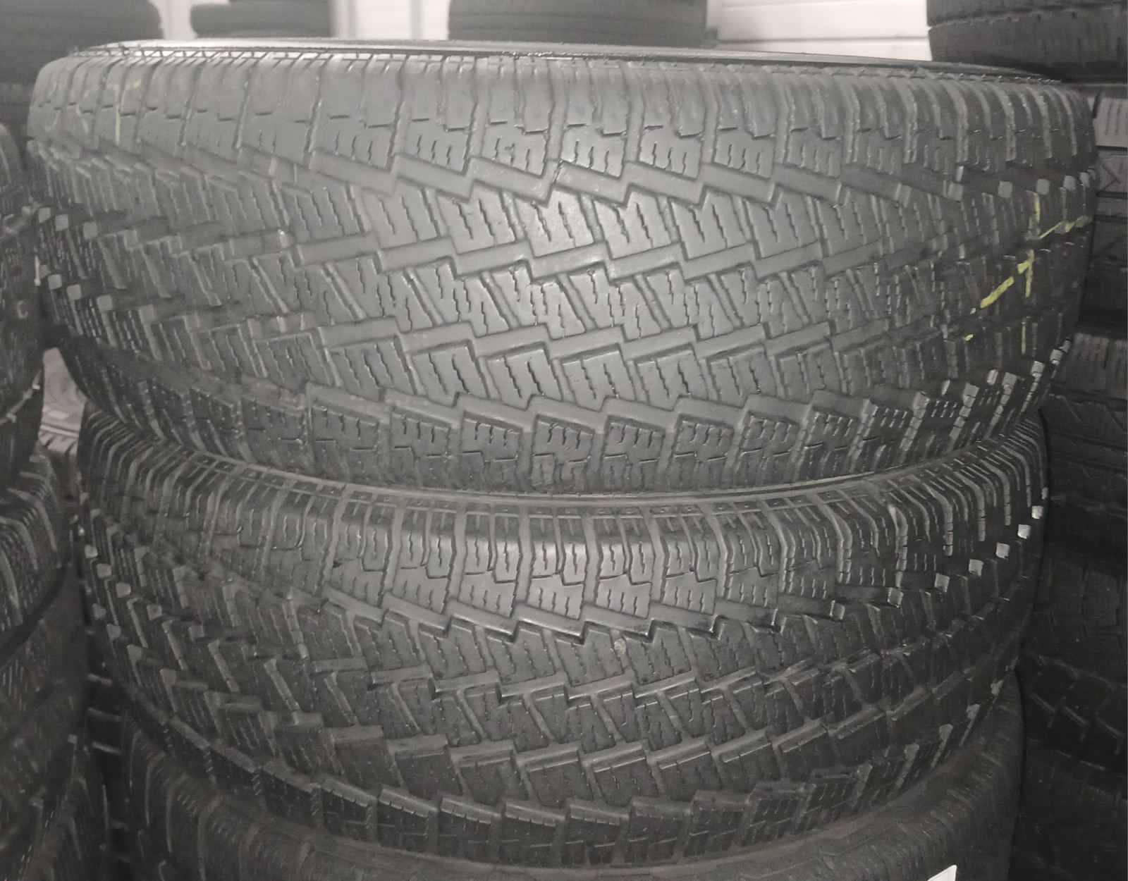 Шини б\у 205/65 R16C