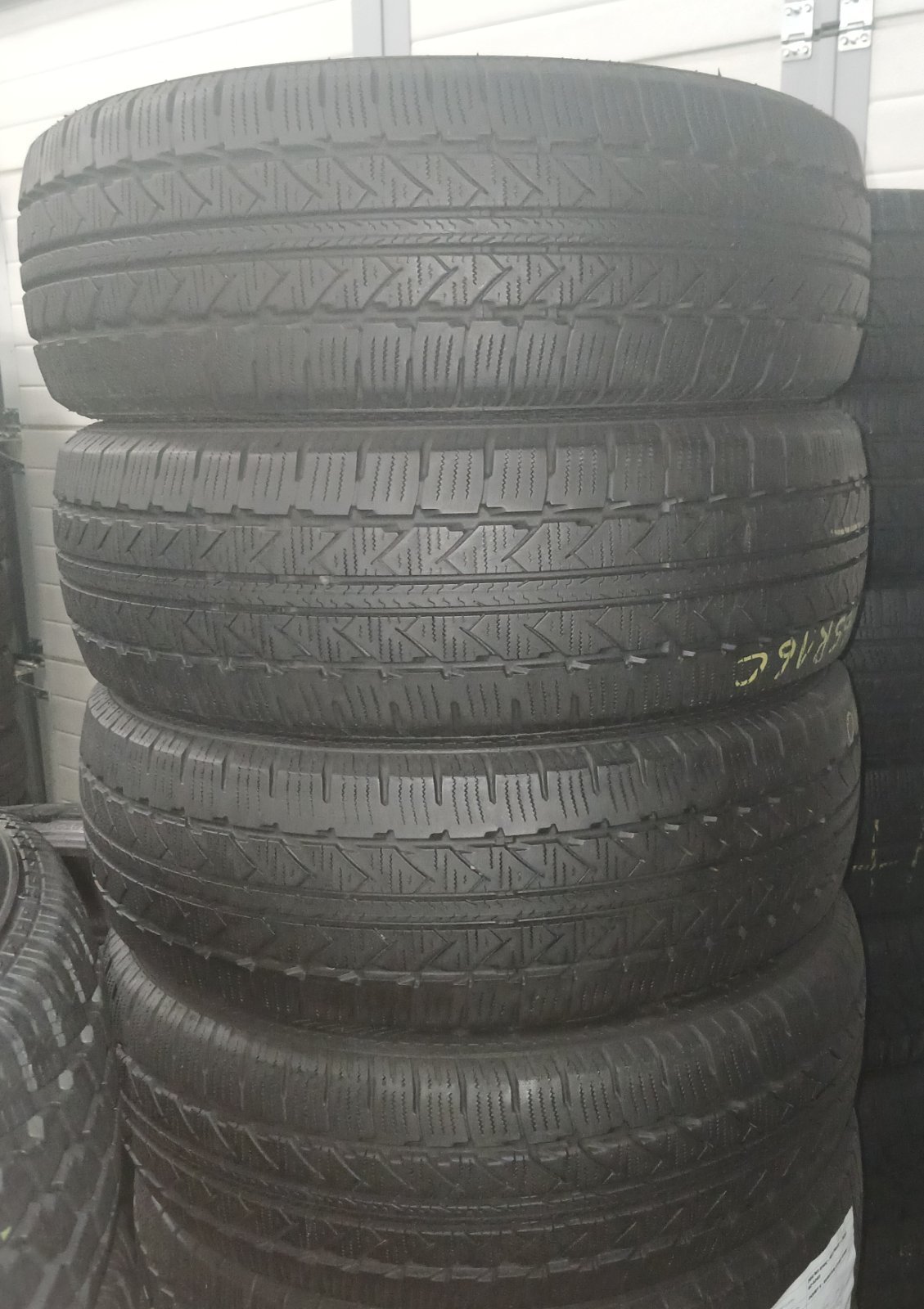 Шини б\у 205/65 R16C