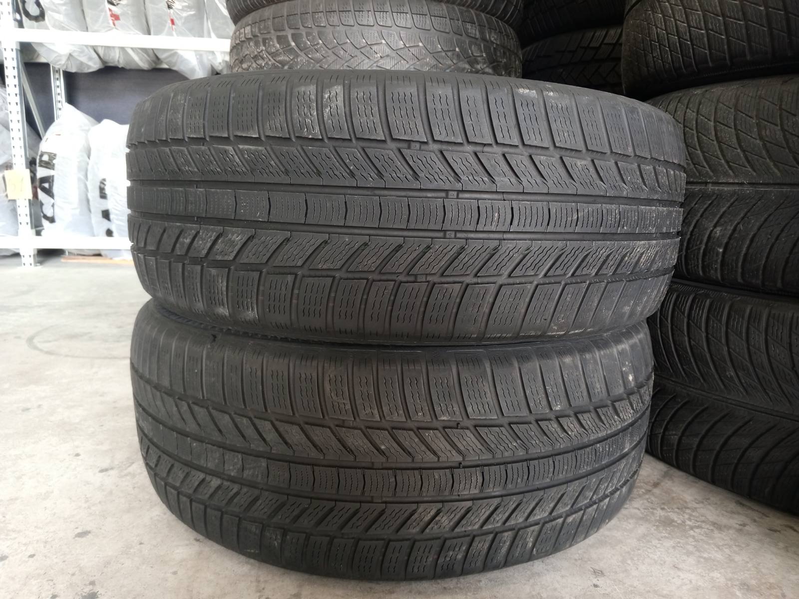 Шини б\у 215/65 R16