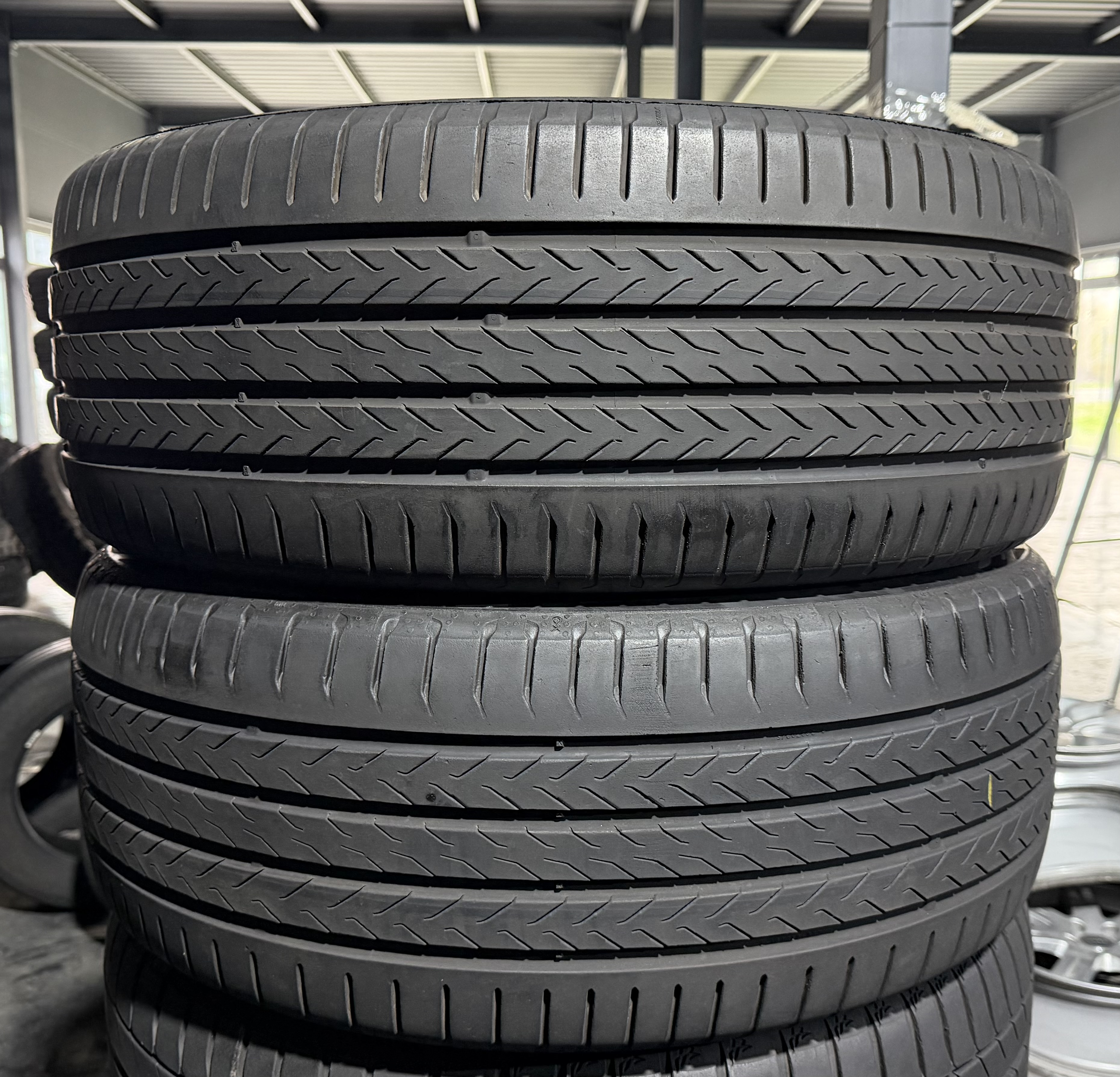 Шини б\у 255/45 R20