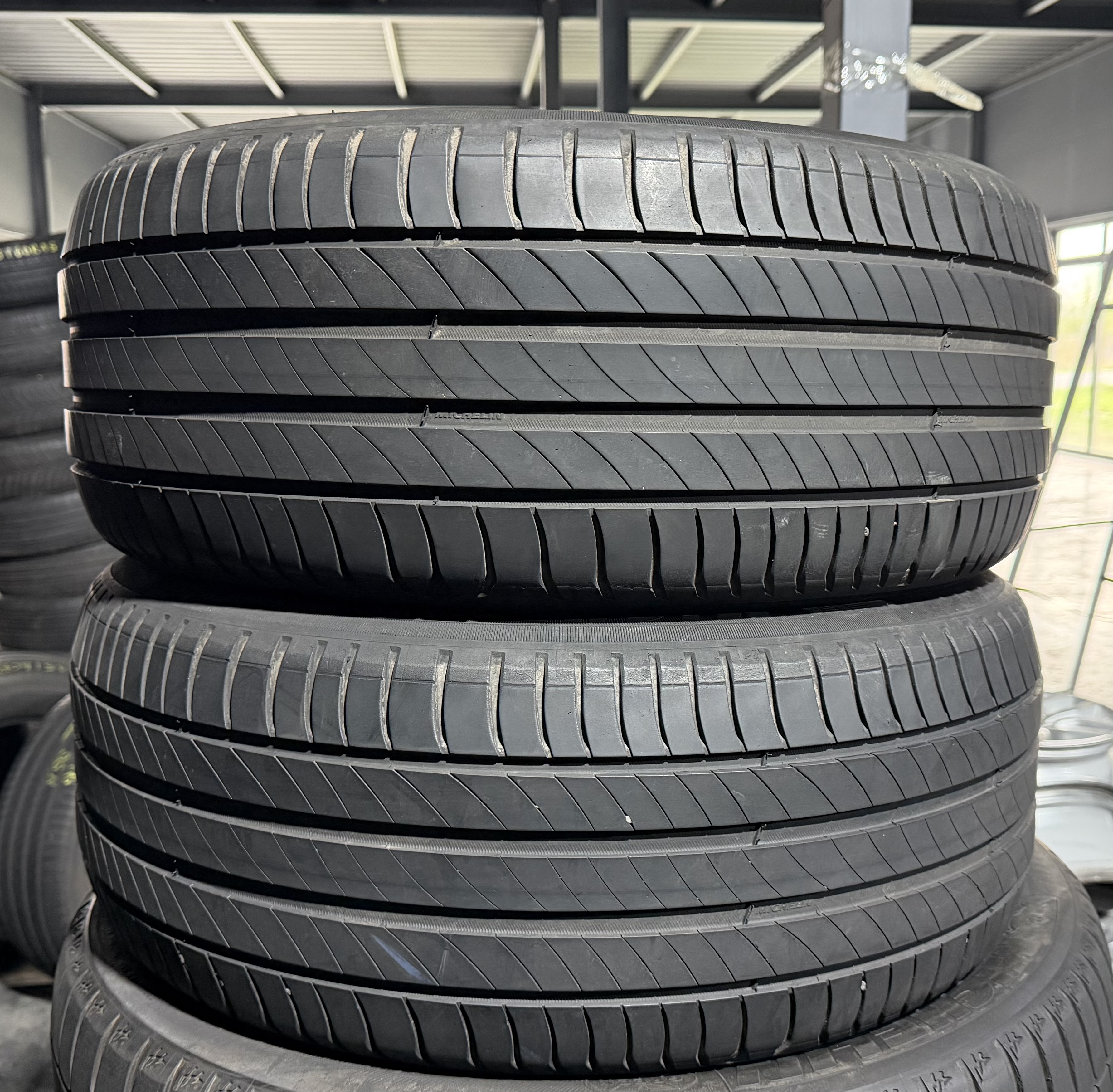 Шини б\у 225/50 R17