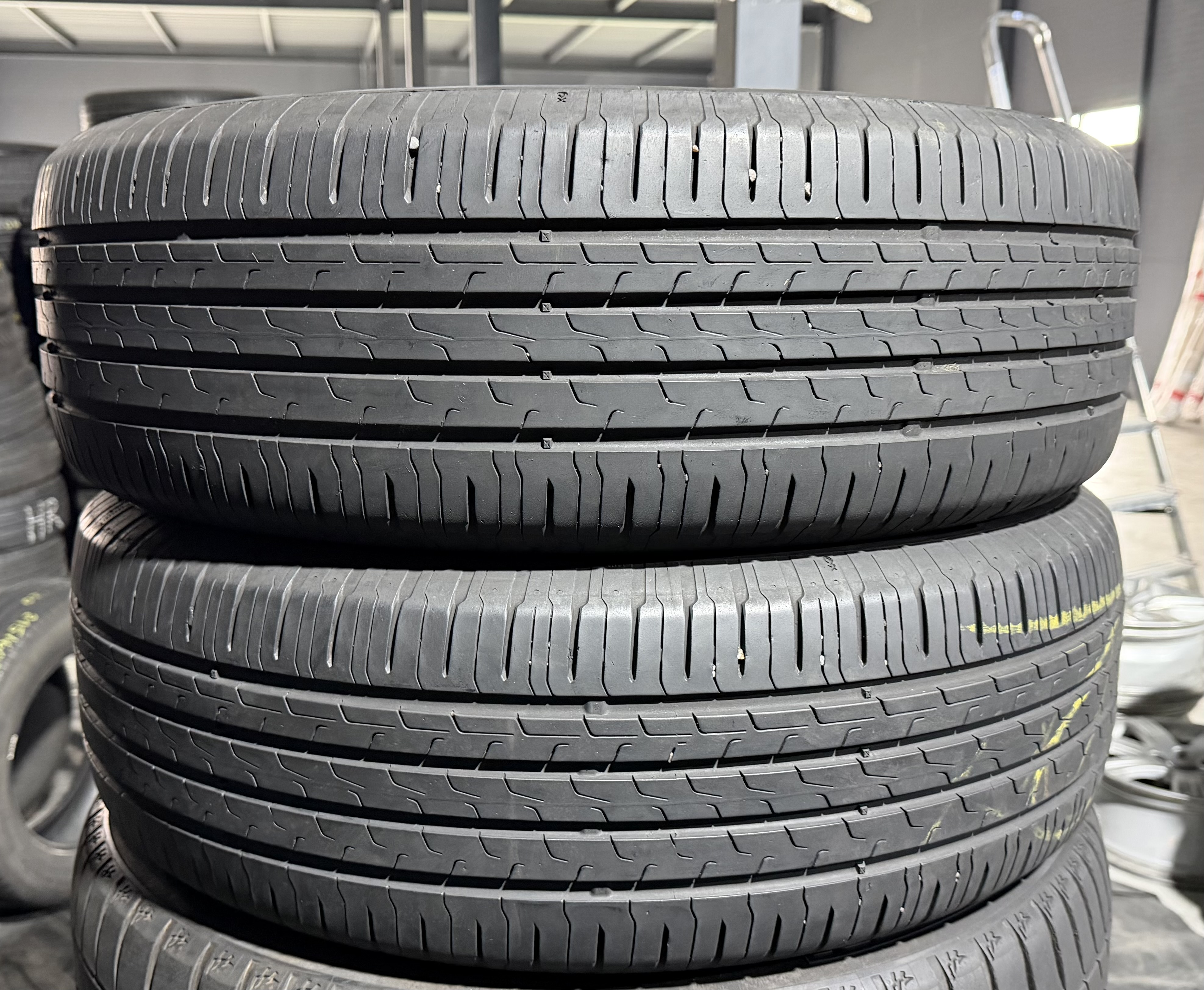Шини б\у 215/65 R17