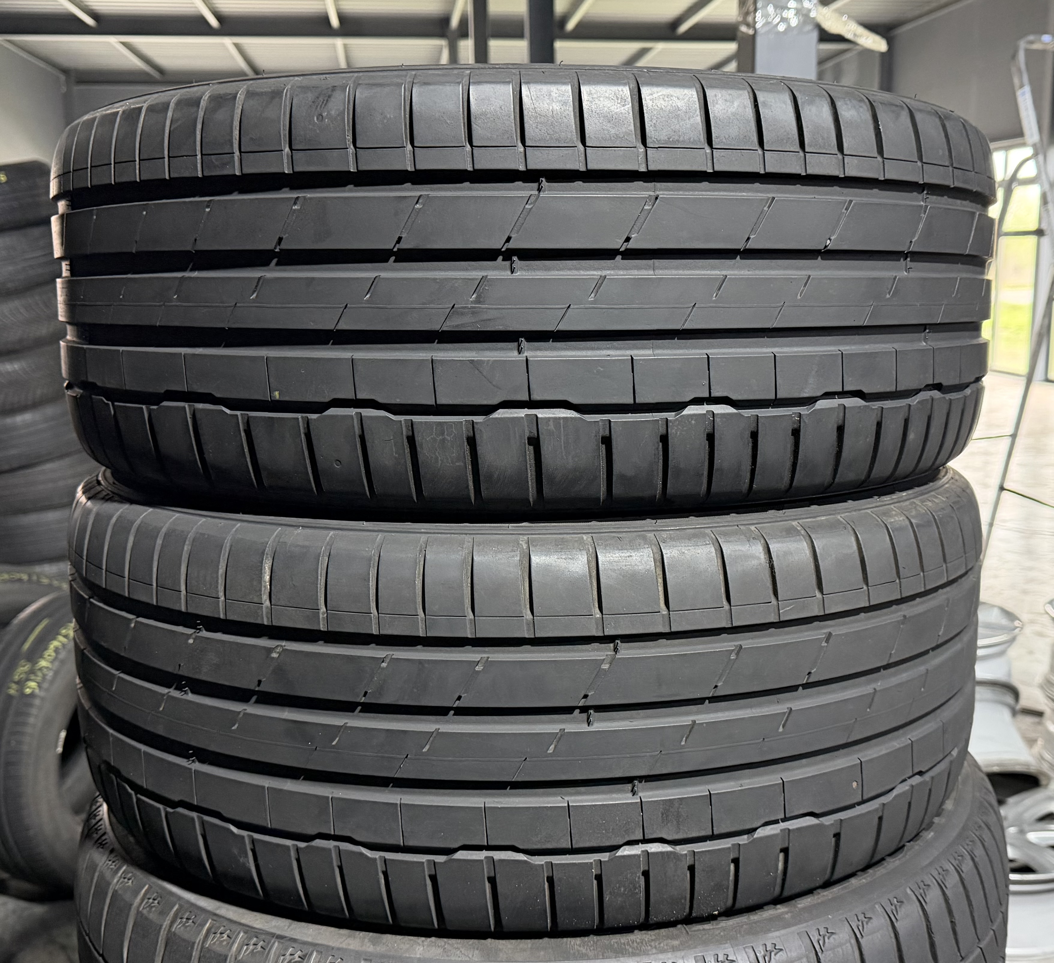 Шини б\у 245/45 R19