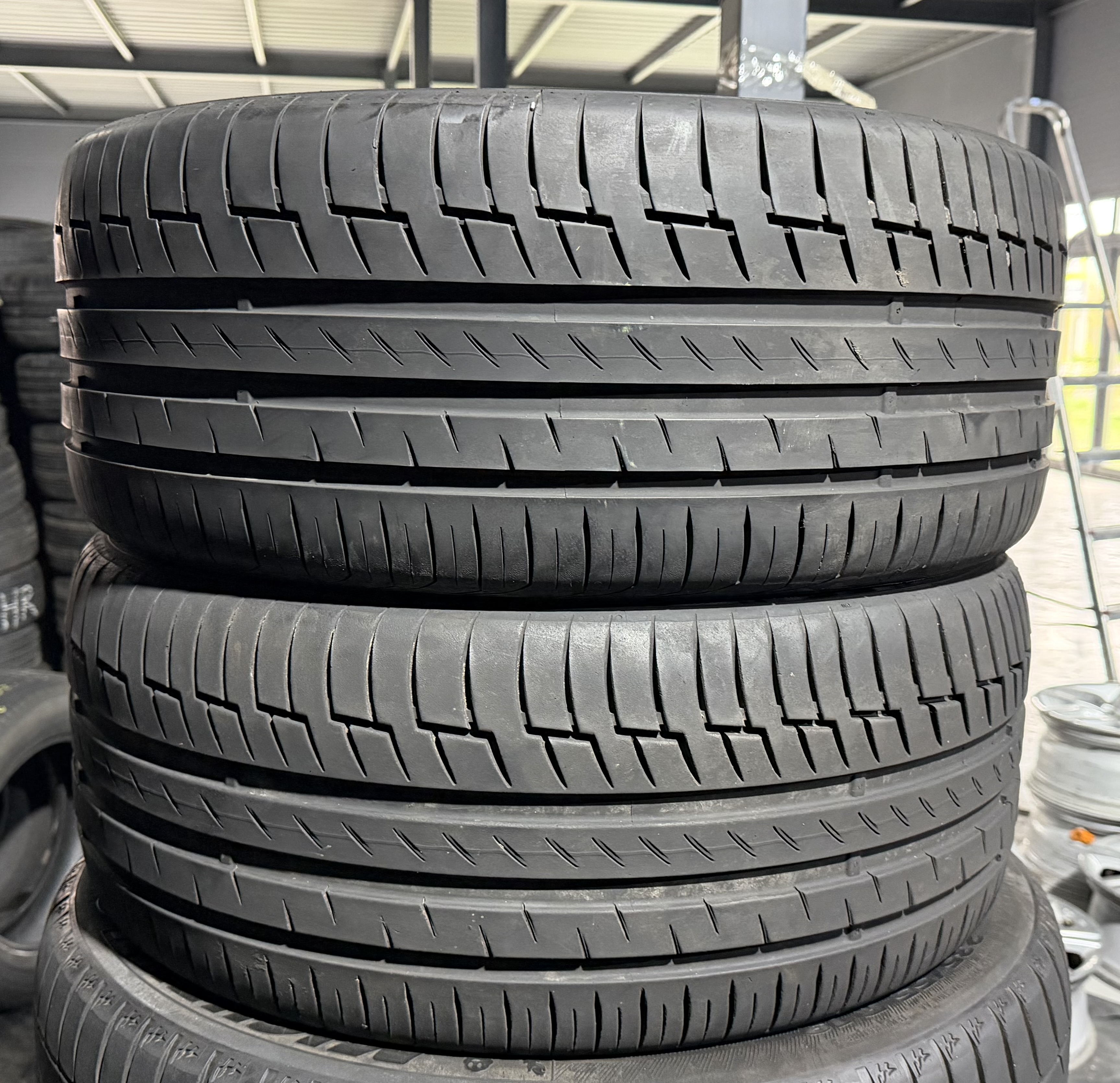 Шини б\у 255/45 R18