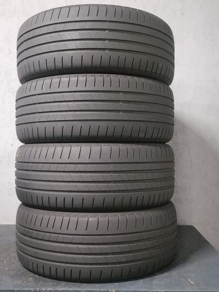 Шини б\у 225/40 R19