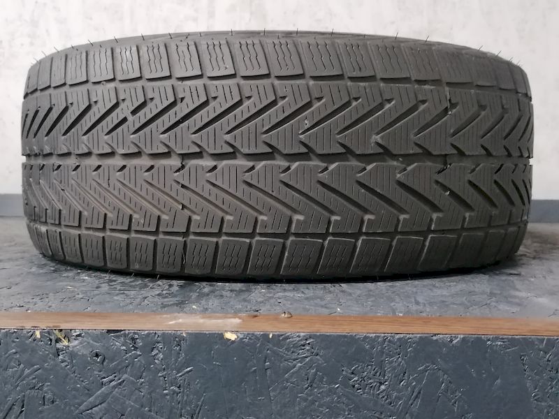 225/40 R18 - Vredestain Wintrac Xtrime резина б\у