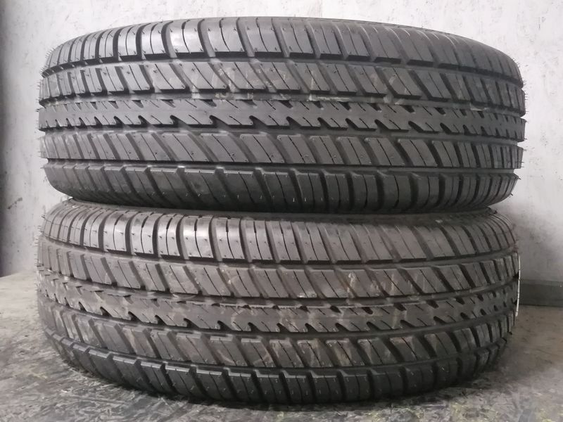 Шини б\у 225/70 R15