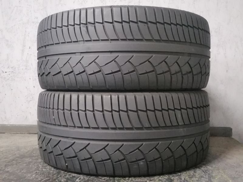 Шини б\у 235/40 R18