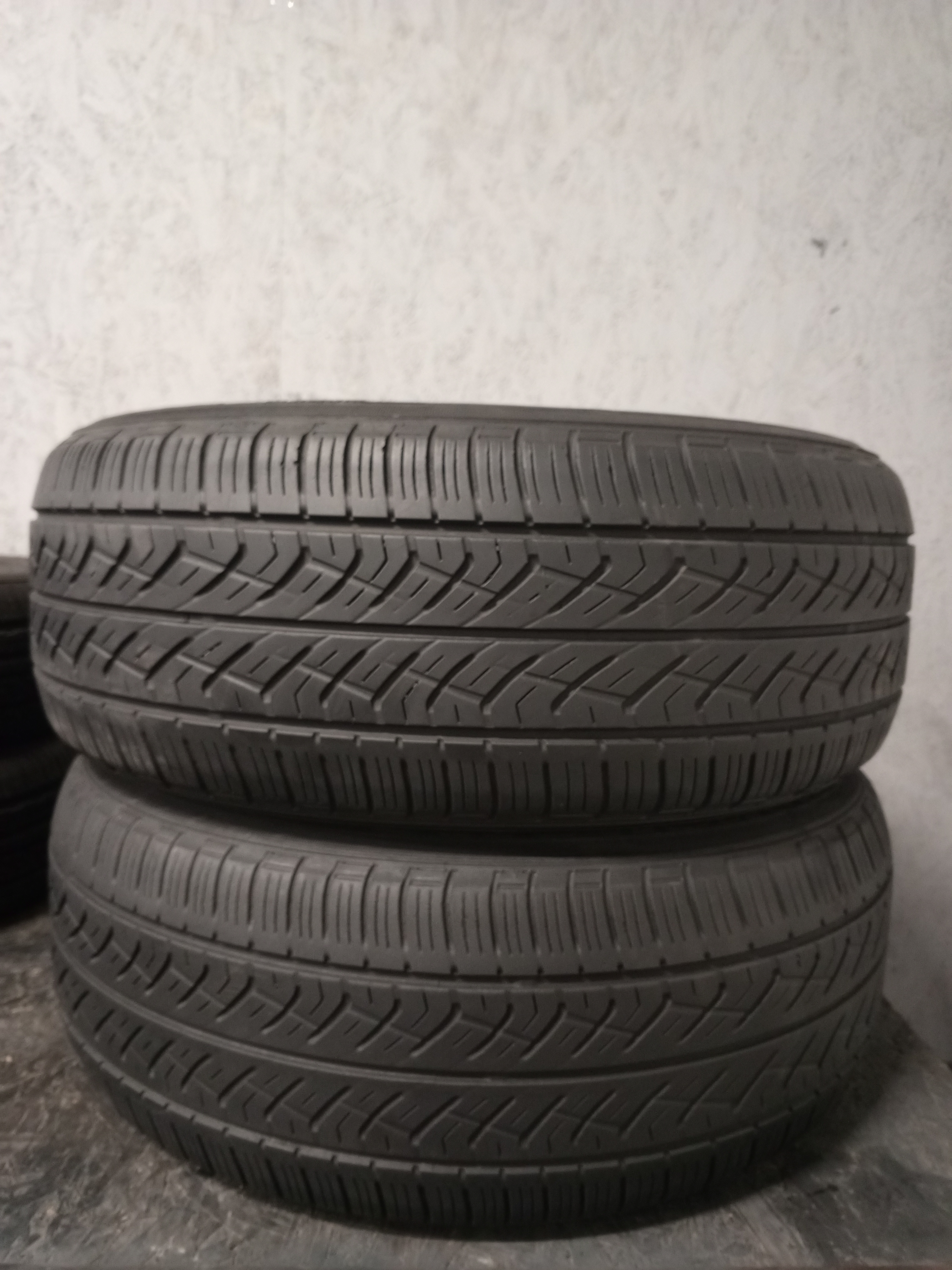 Шини б\у 225/55 R17