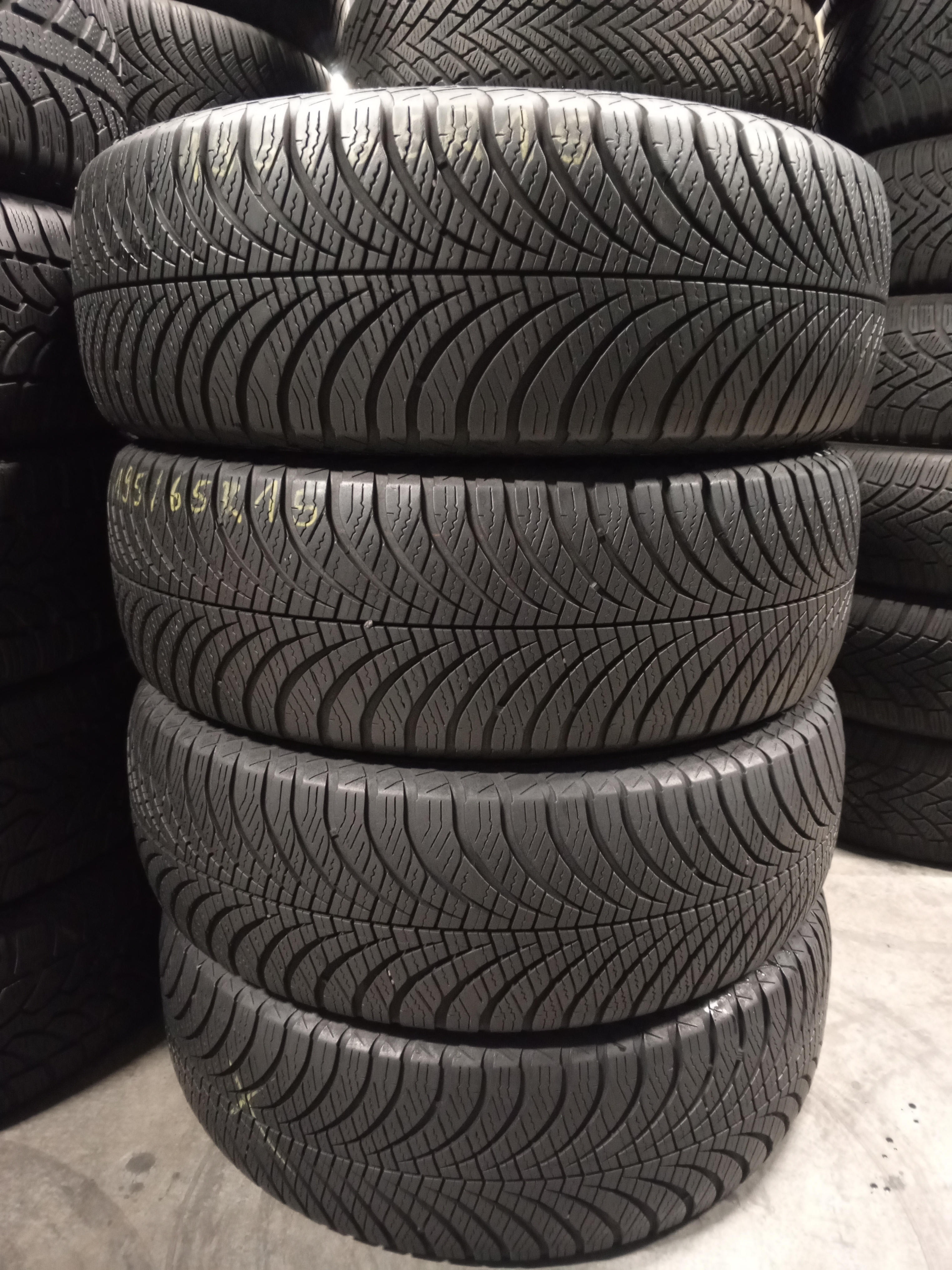 Шини б\у 195/65 R15