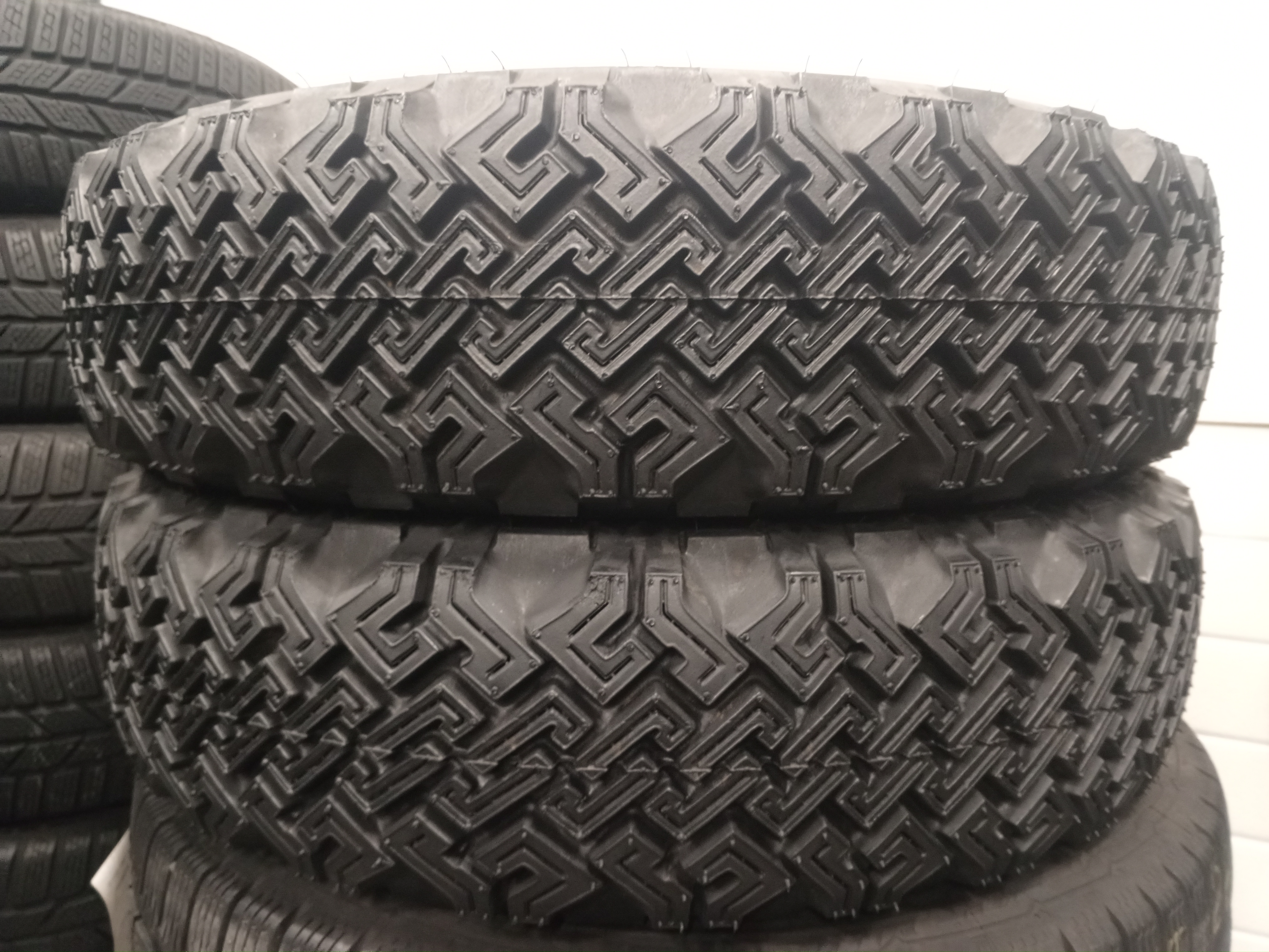 Шини б\у 205/85 R16C