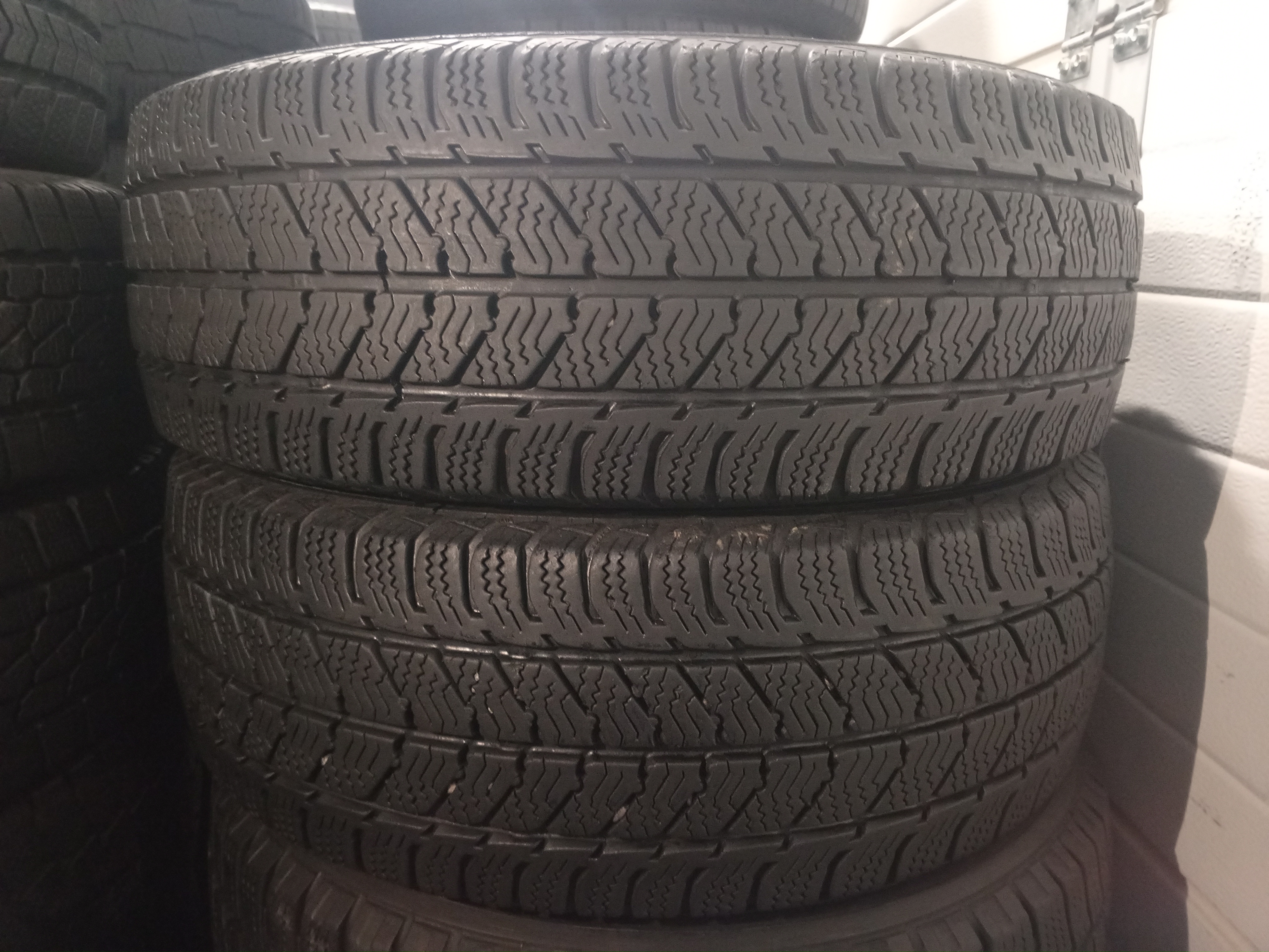 Шини б\у 205/65 R16C