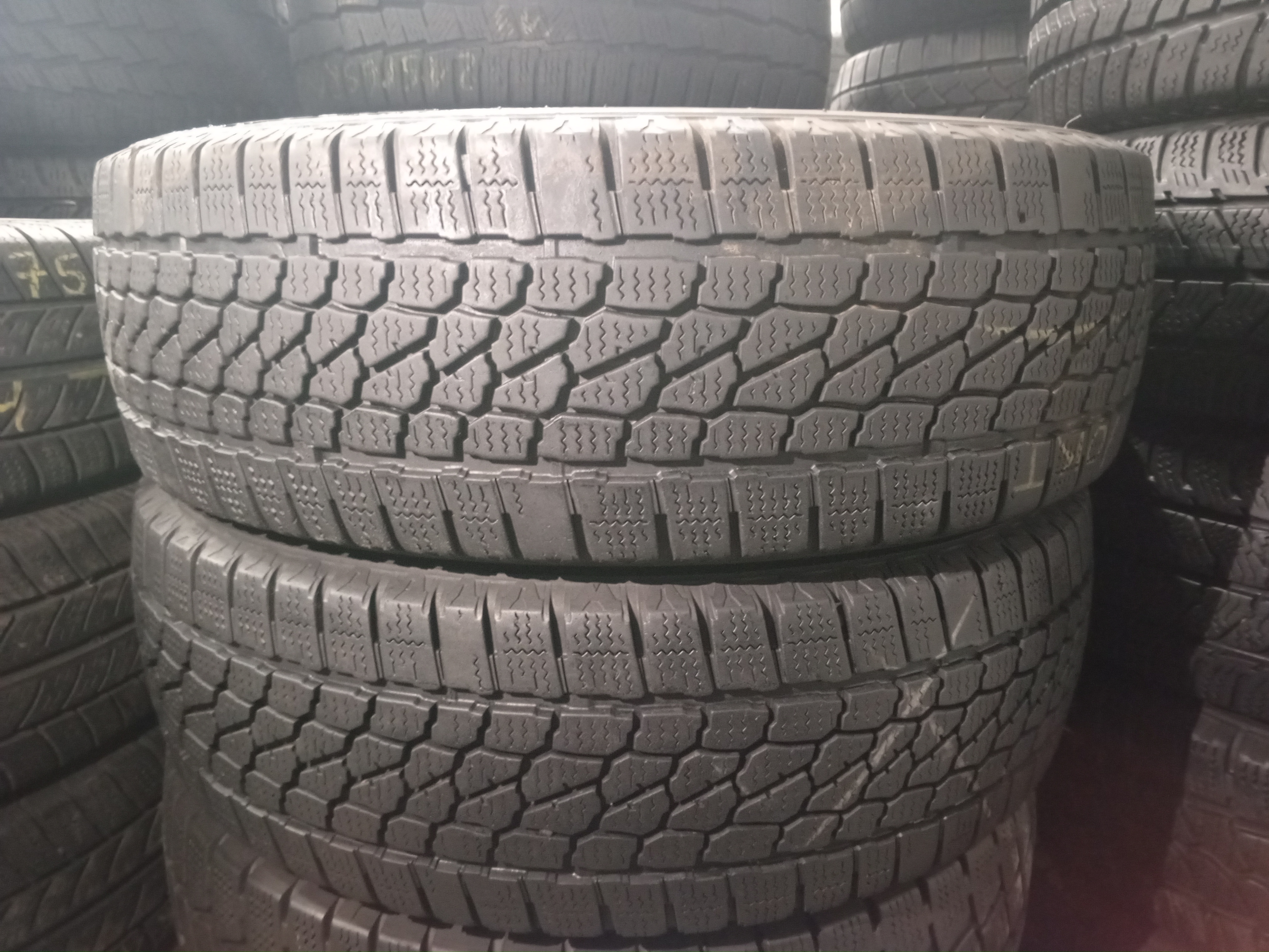 Шини б\у 205/65 R16C