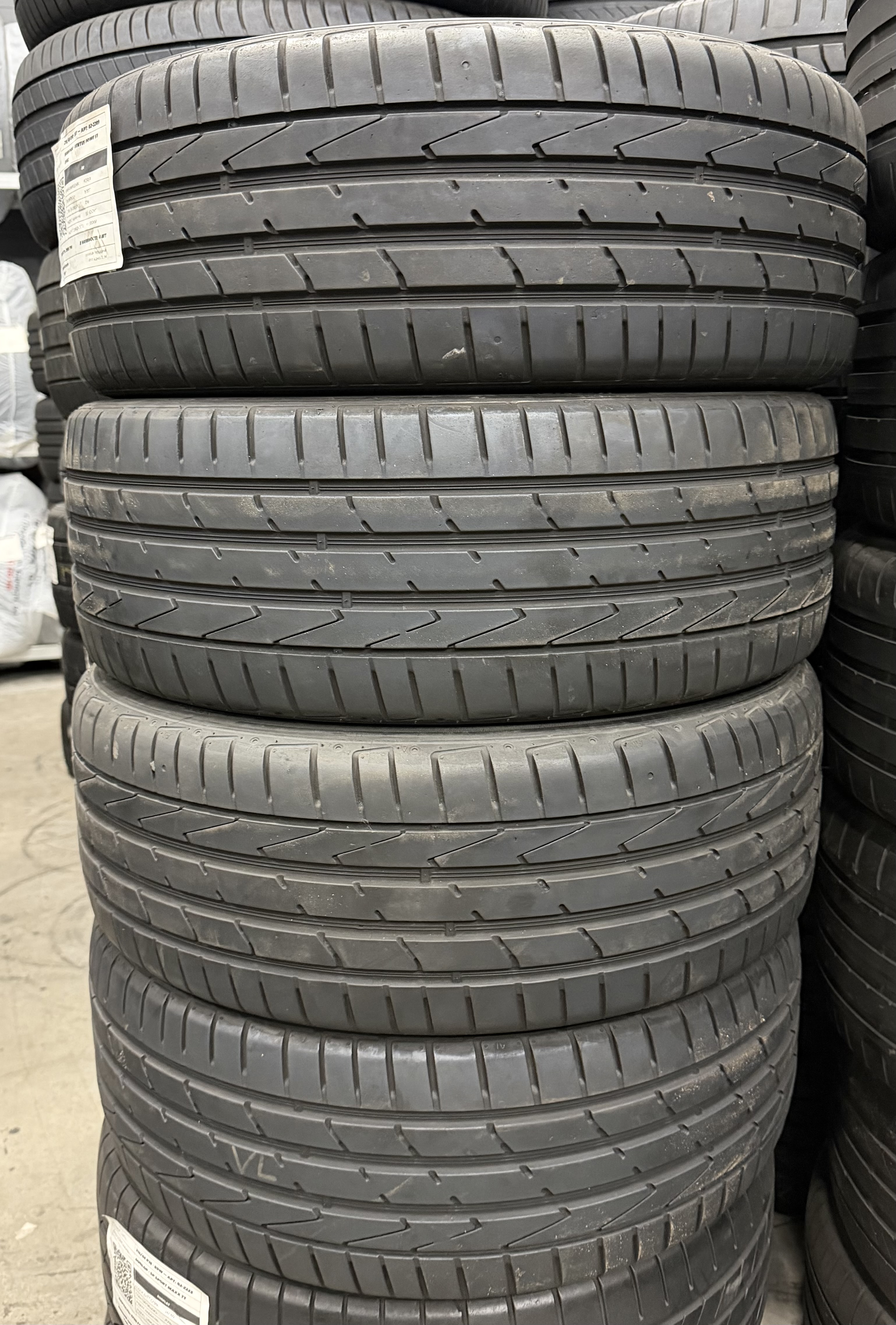 Шини б\у 215/45 R18
