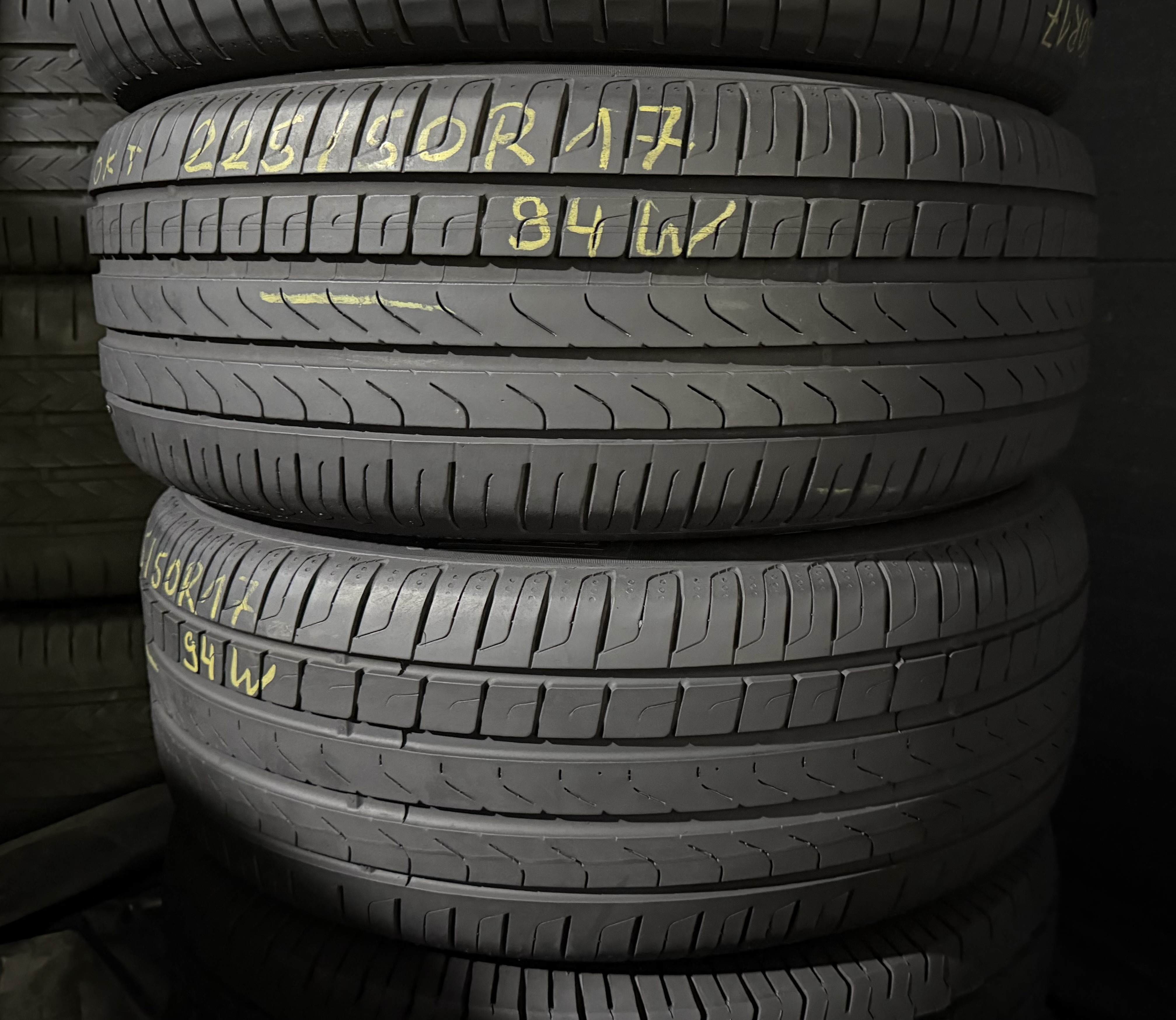 Шини б\у 225/50 R17