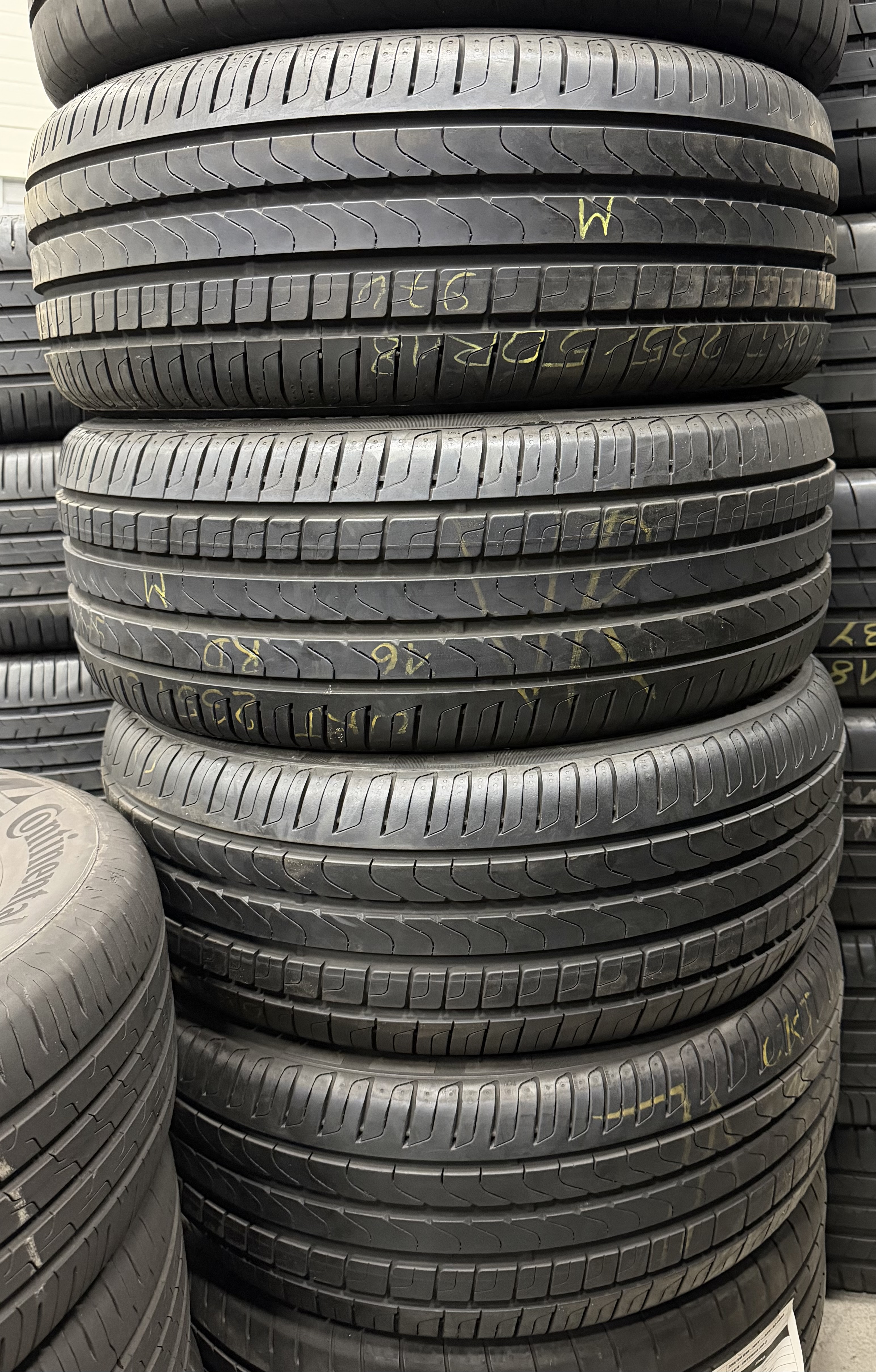 Шини б\у 235/50 R18