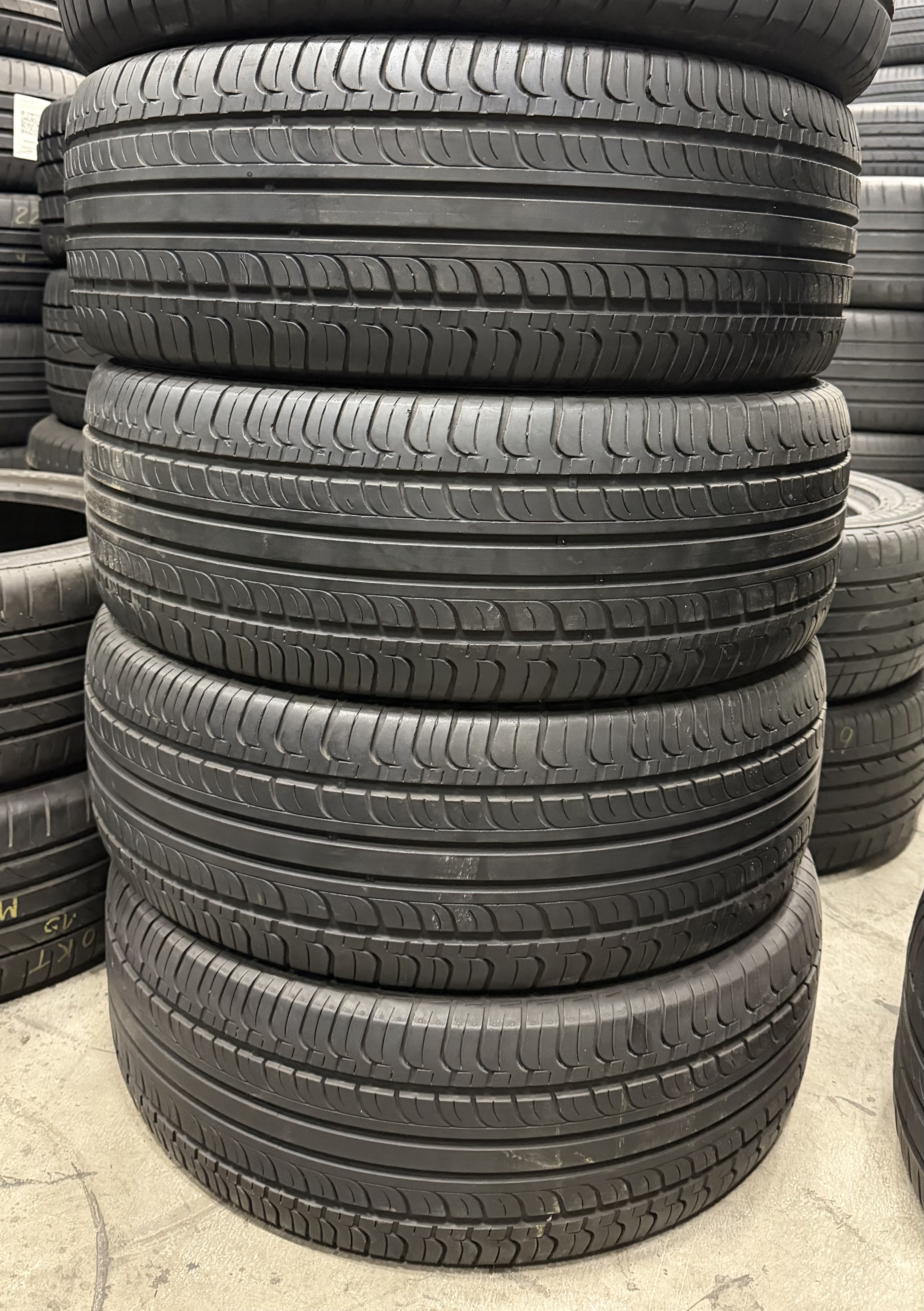 Шини б\у 235/50 R19
