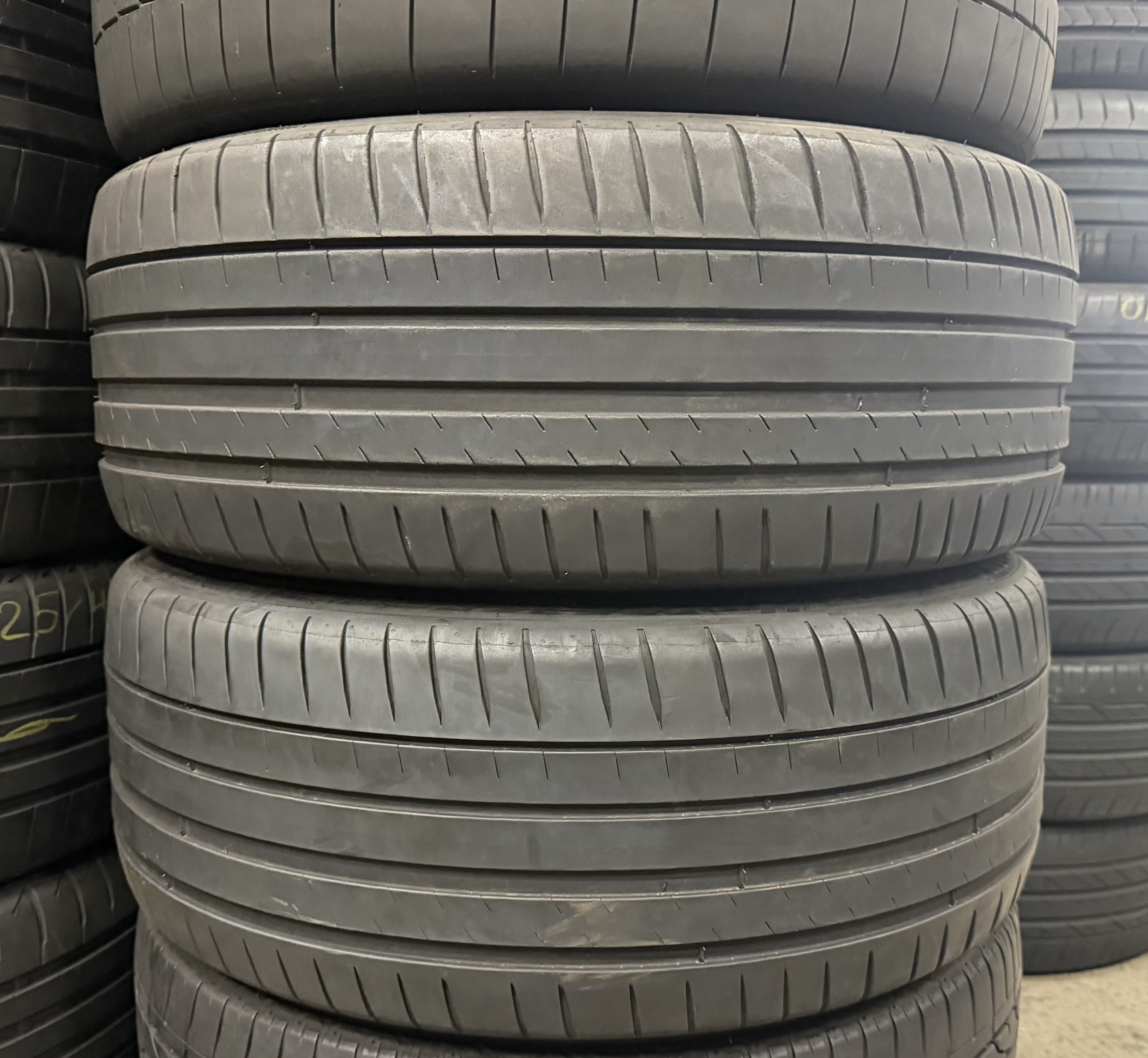 Шини б\у 225/45 R19
