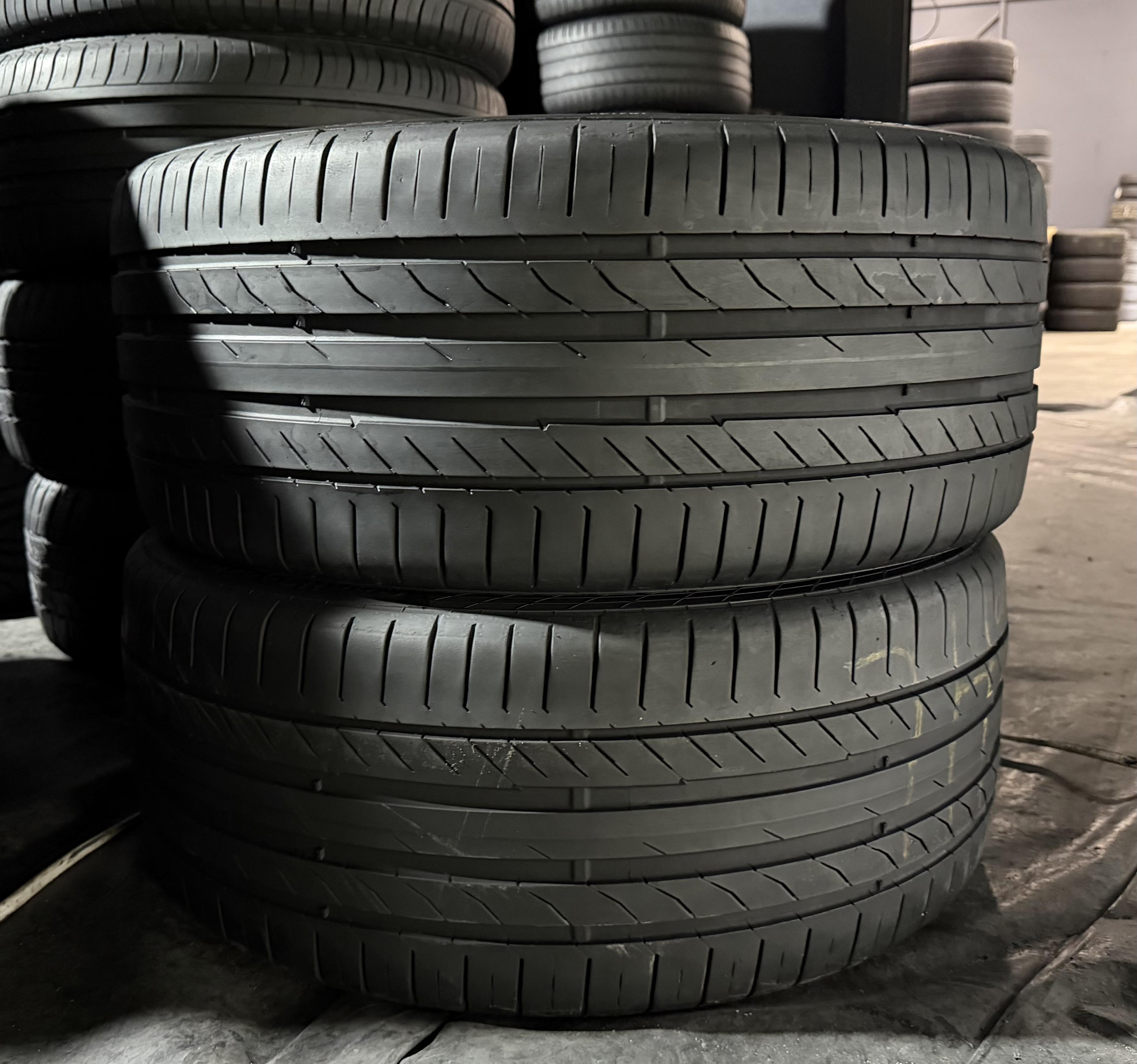 Шини б\у 255/40 R20