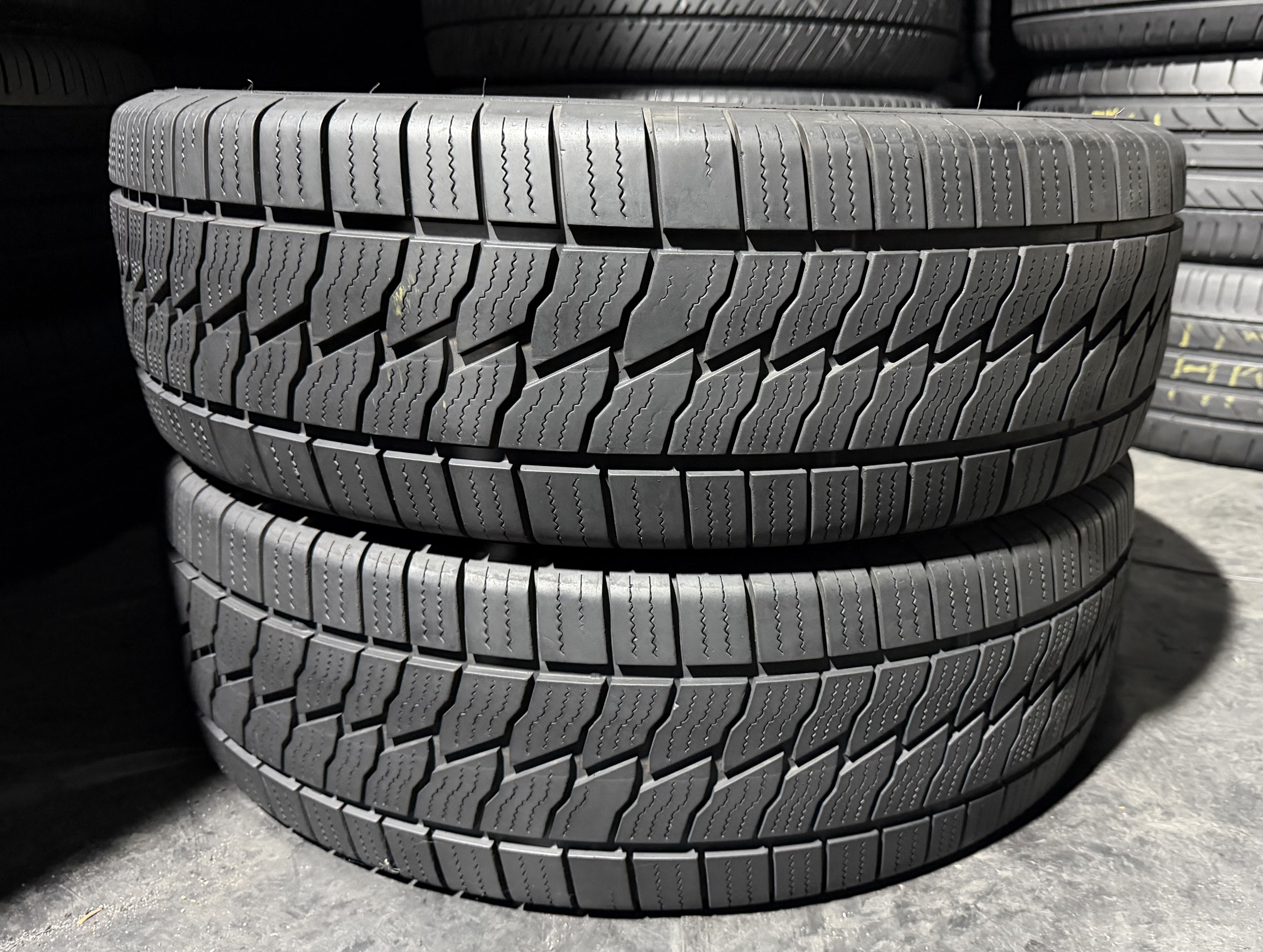 Шини б\у 225/65 R16C