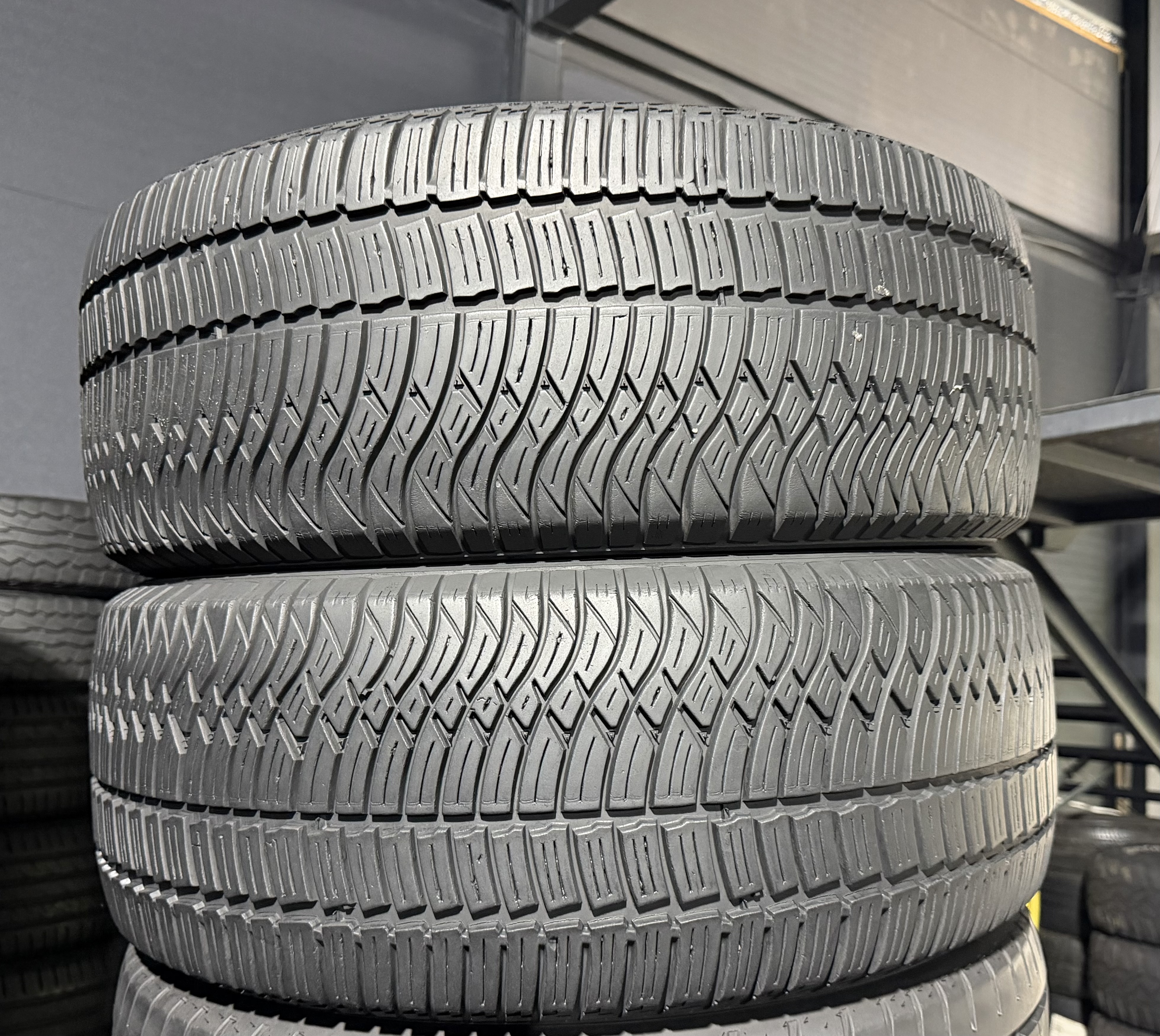 Шини б\у 235/50 R18