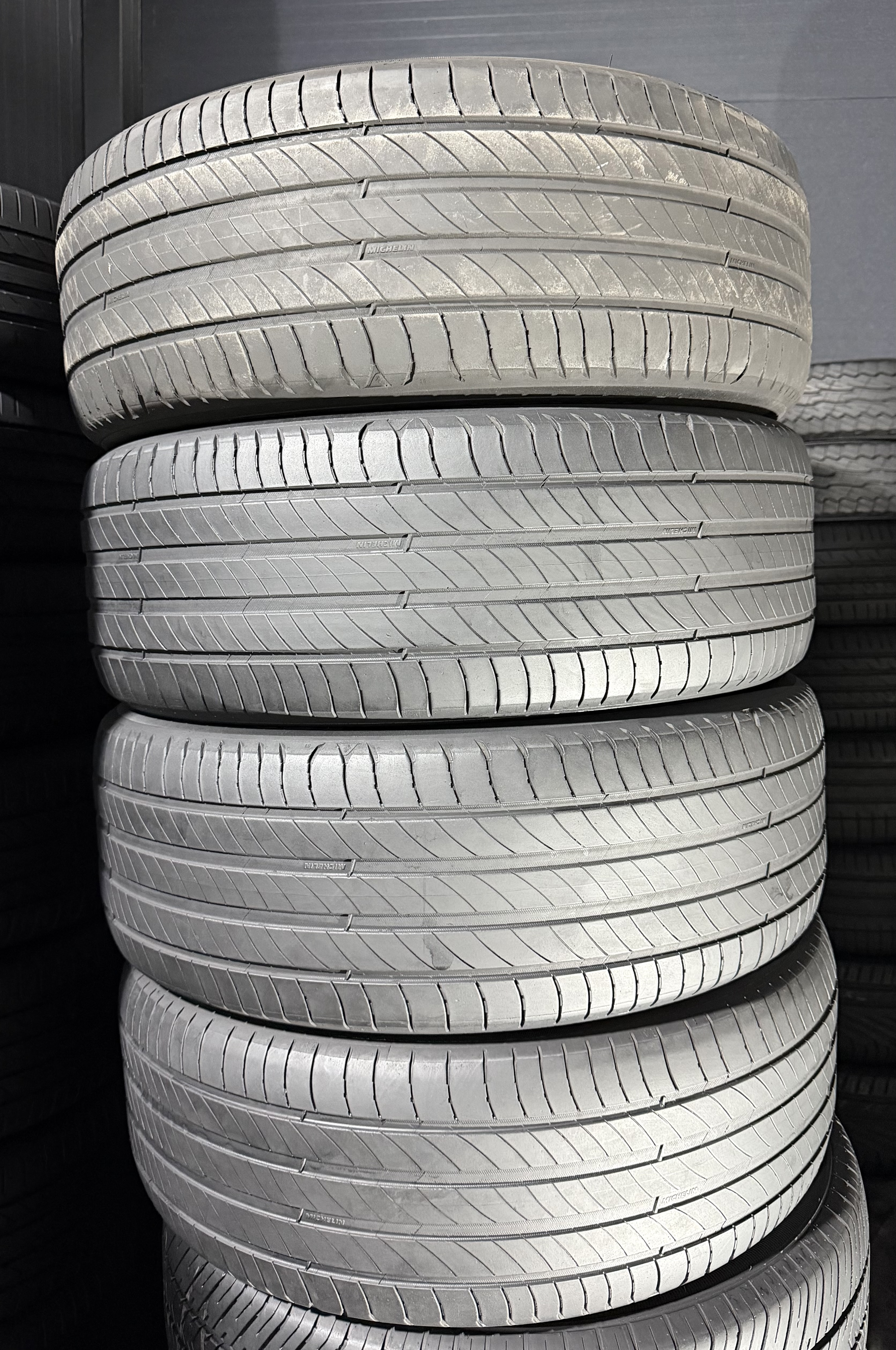 Шини б\у 225/55 R18