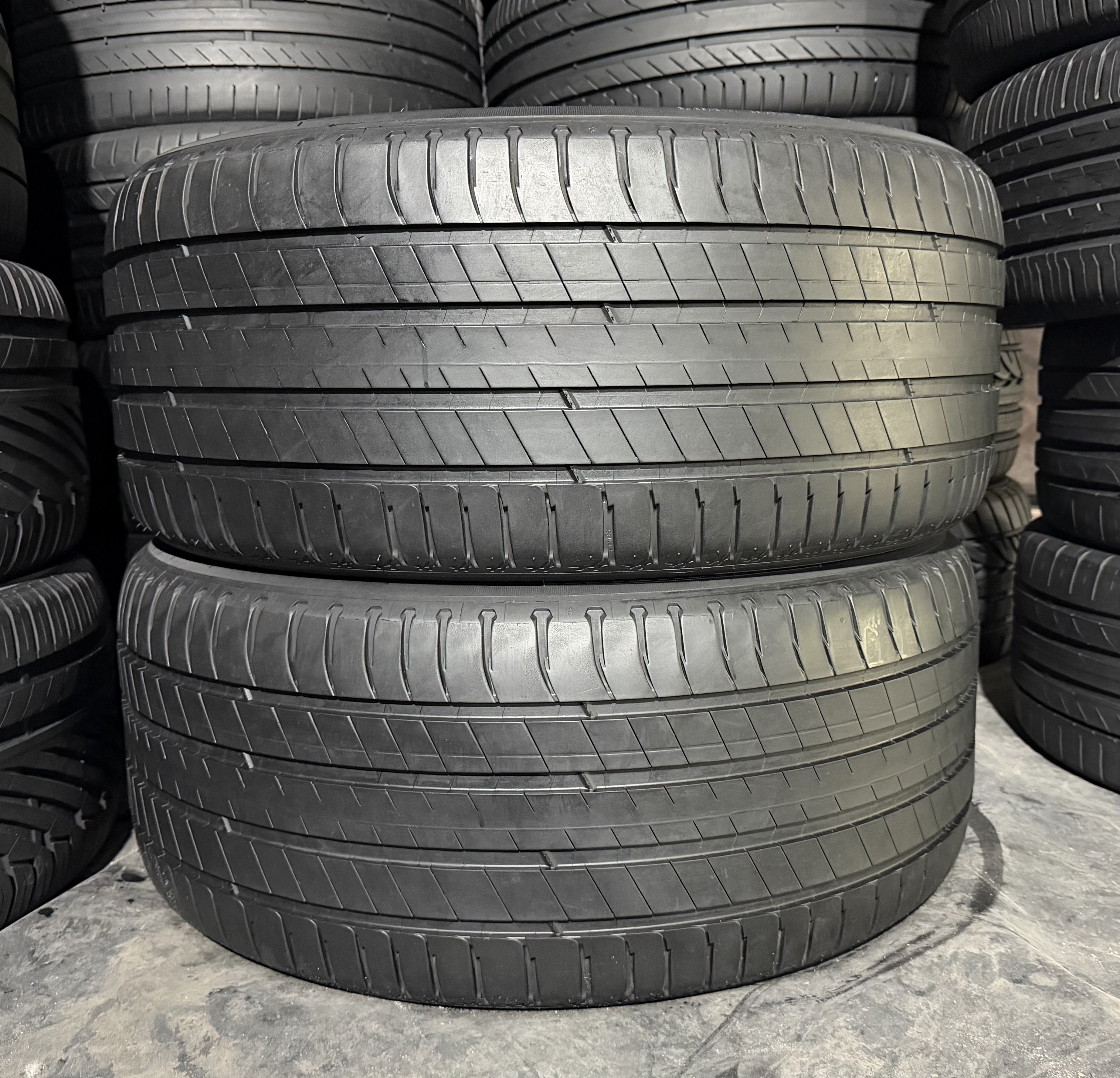Шини б\у 285/40 R20
