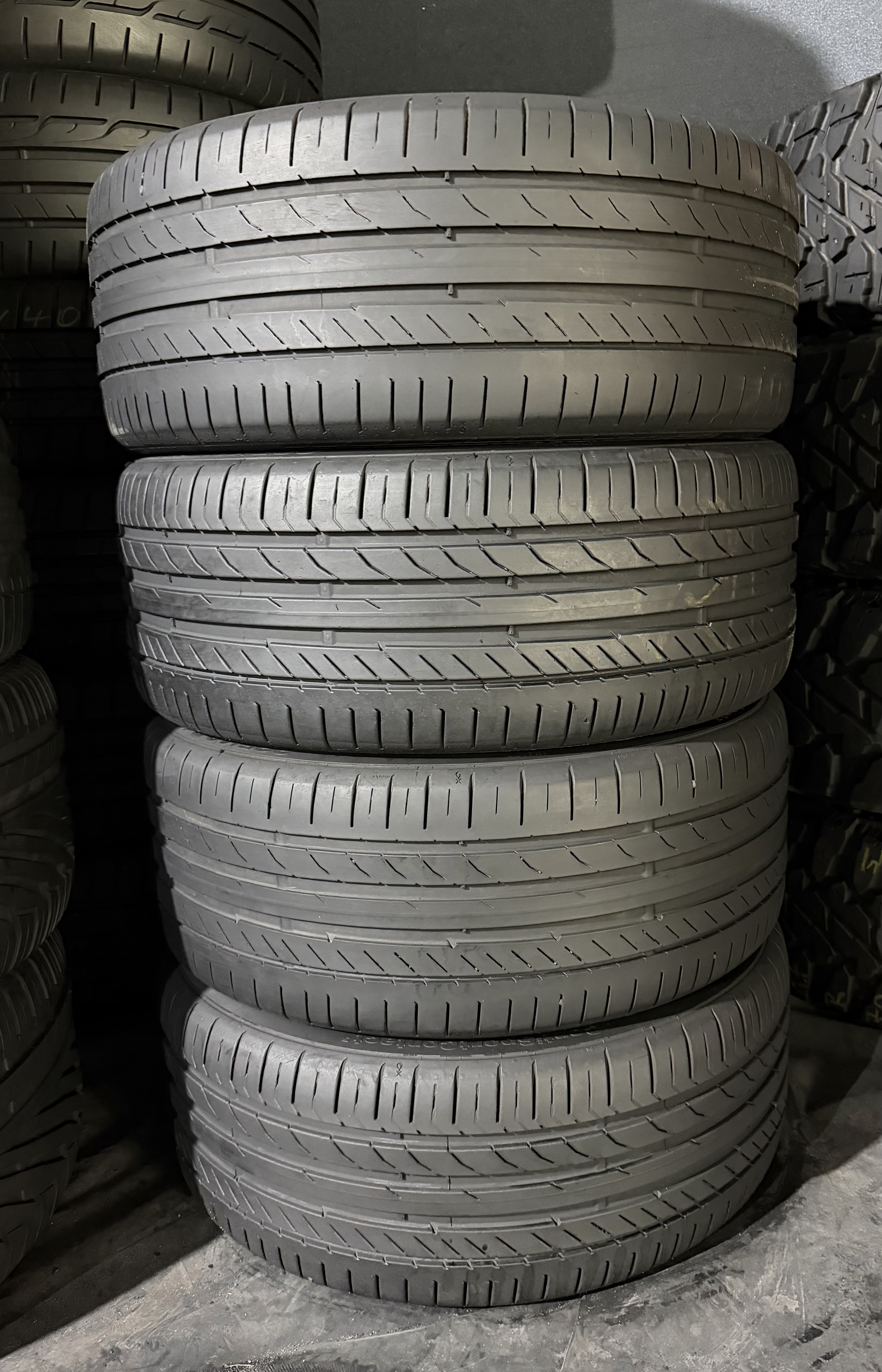 Шини б\у 225/40 R18