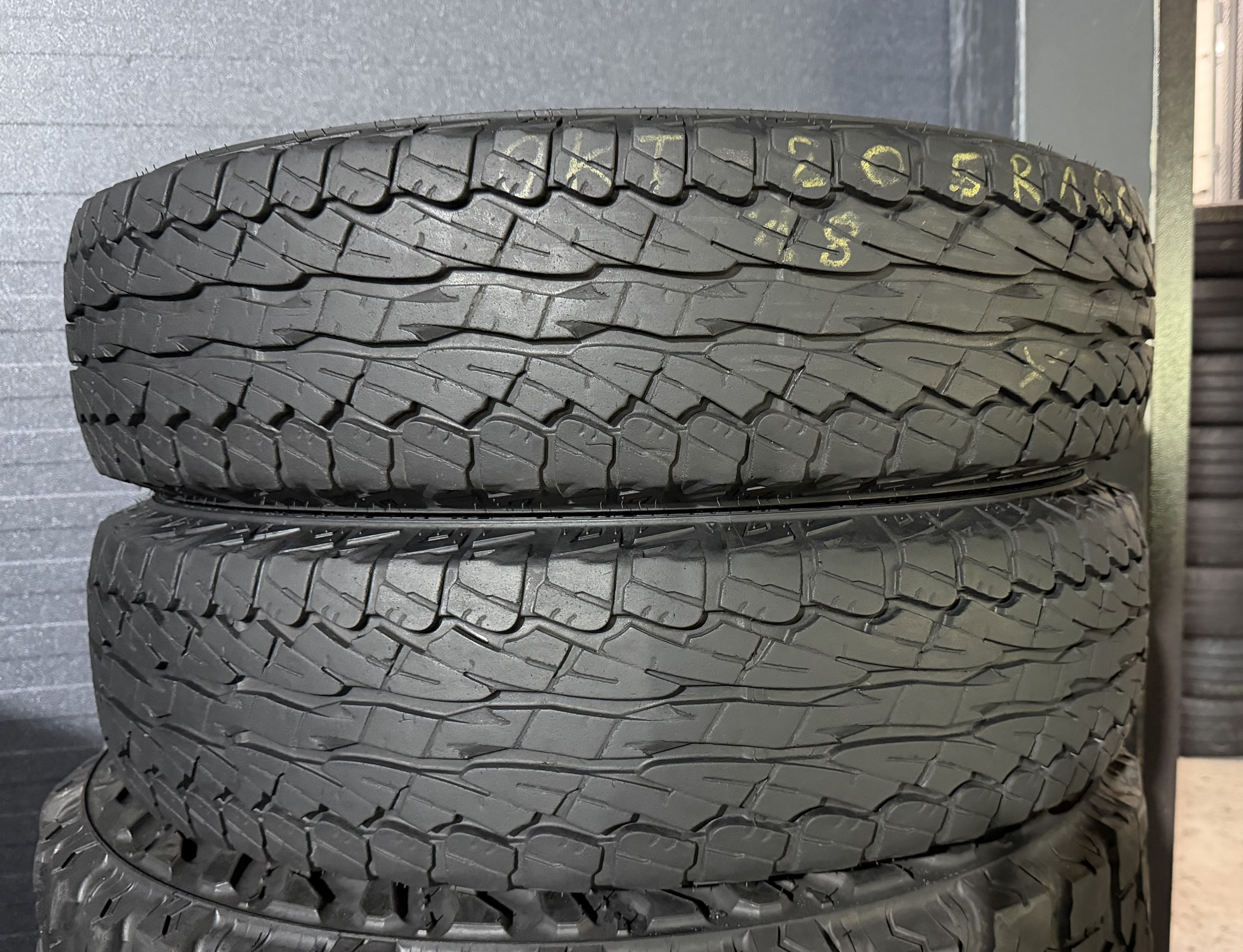 Шини б\у 205/85 R16C