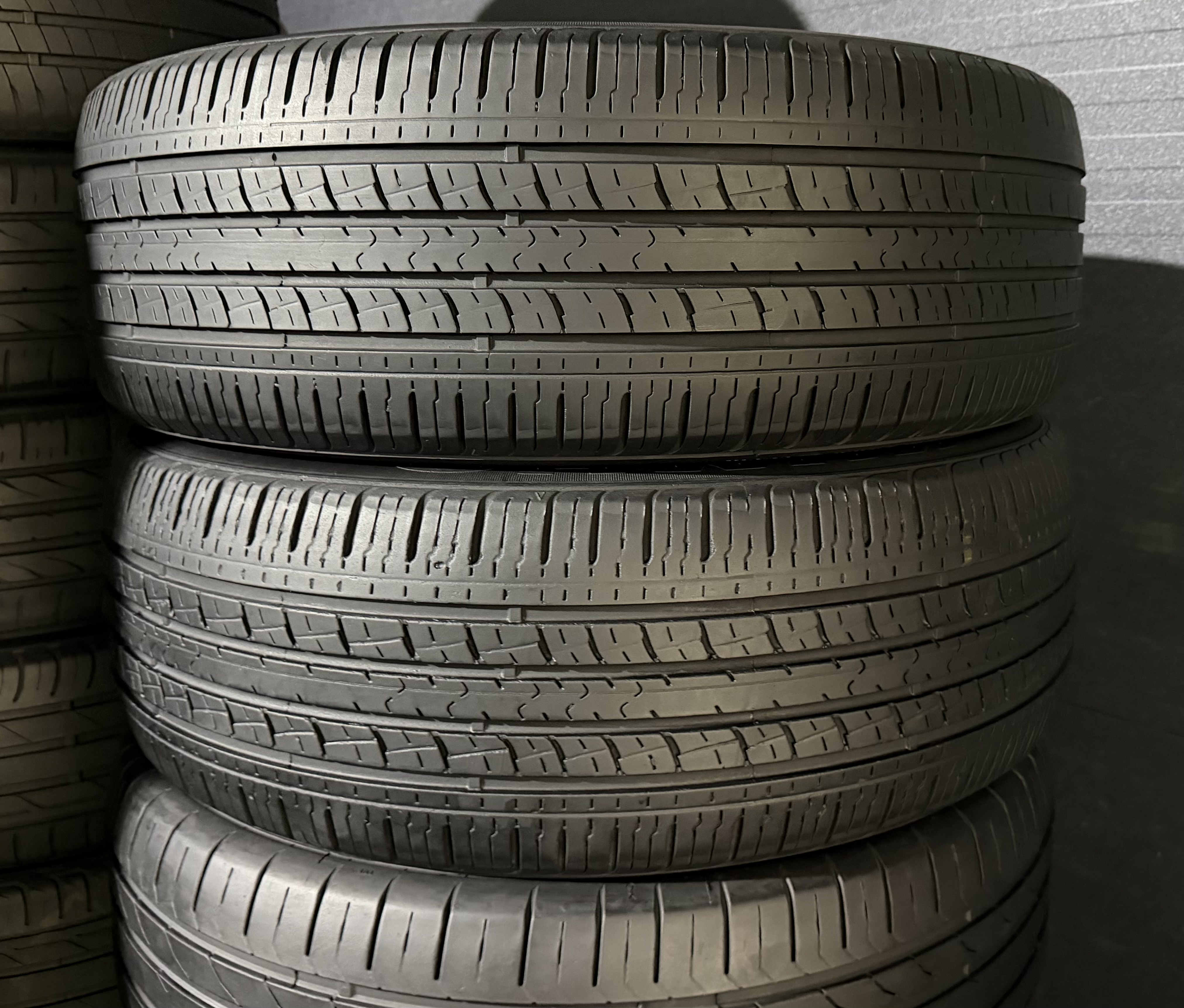 Шини б\у 225/55 R19