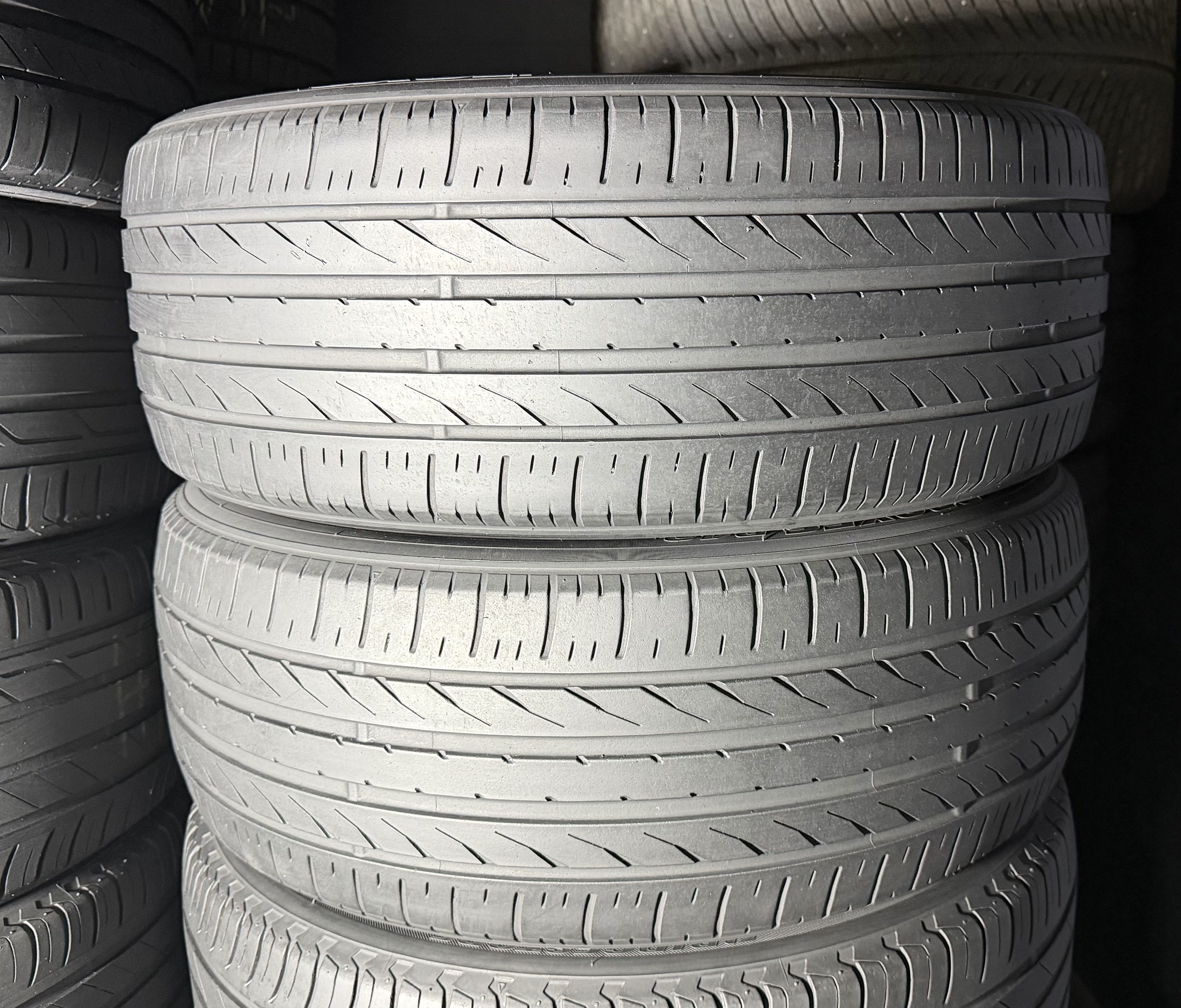 Шини б\у 215/50 R18