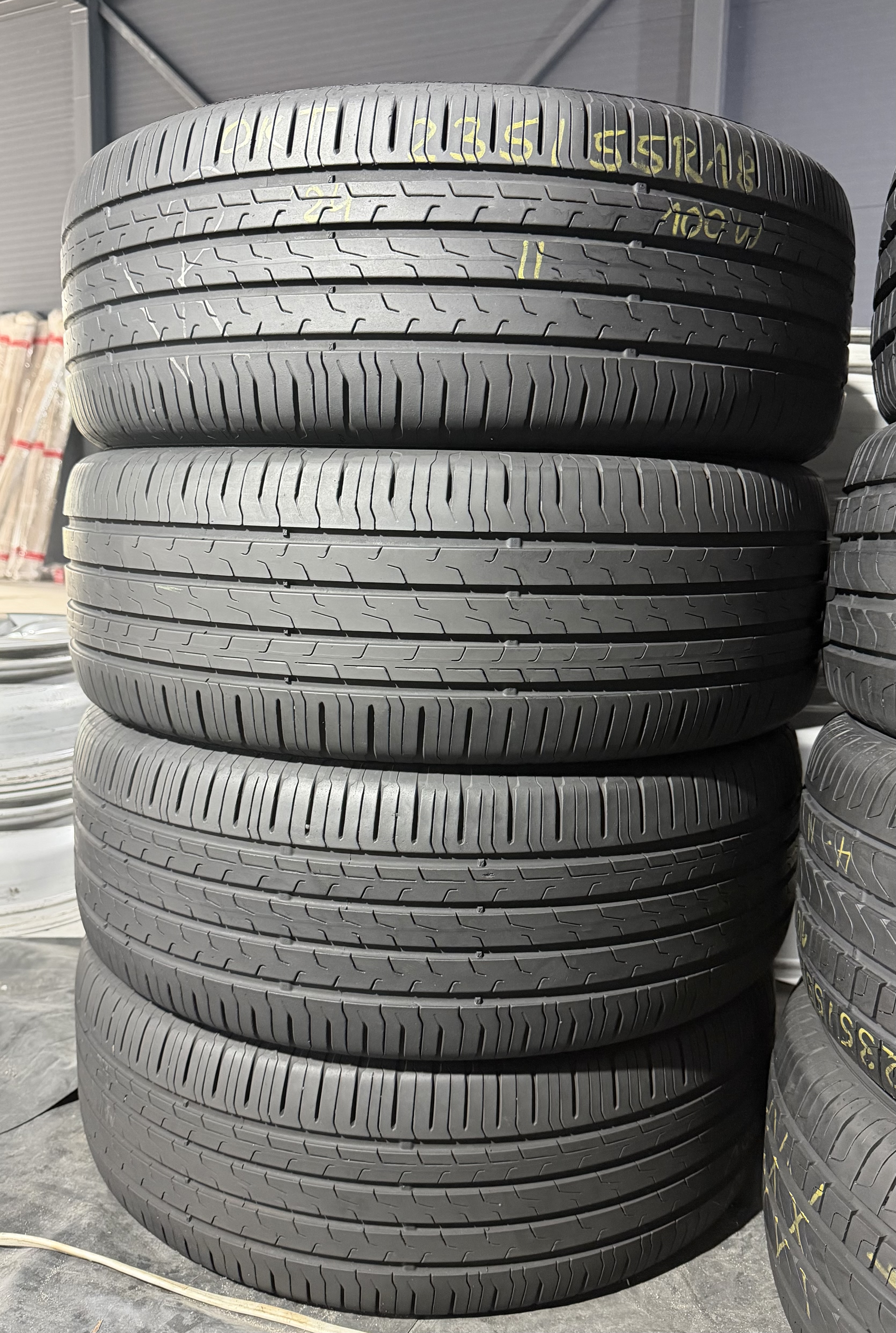 Шини б\у 235/55 R18