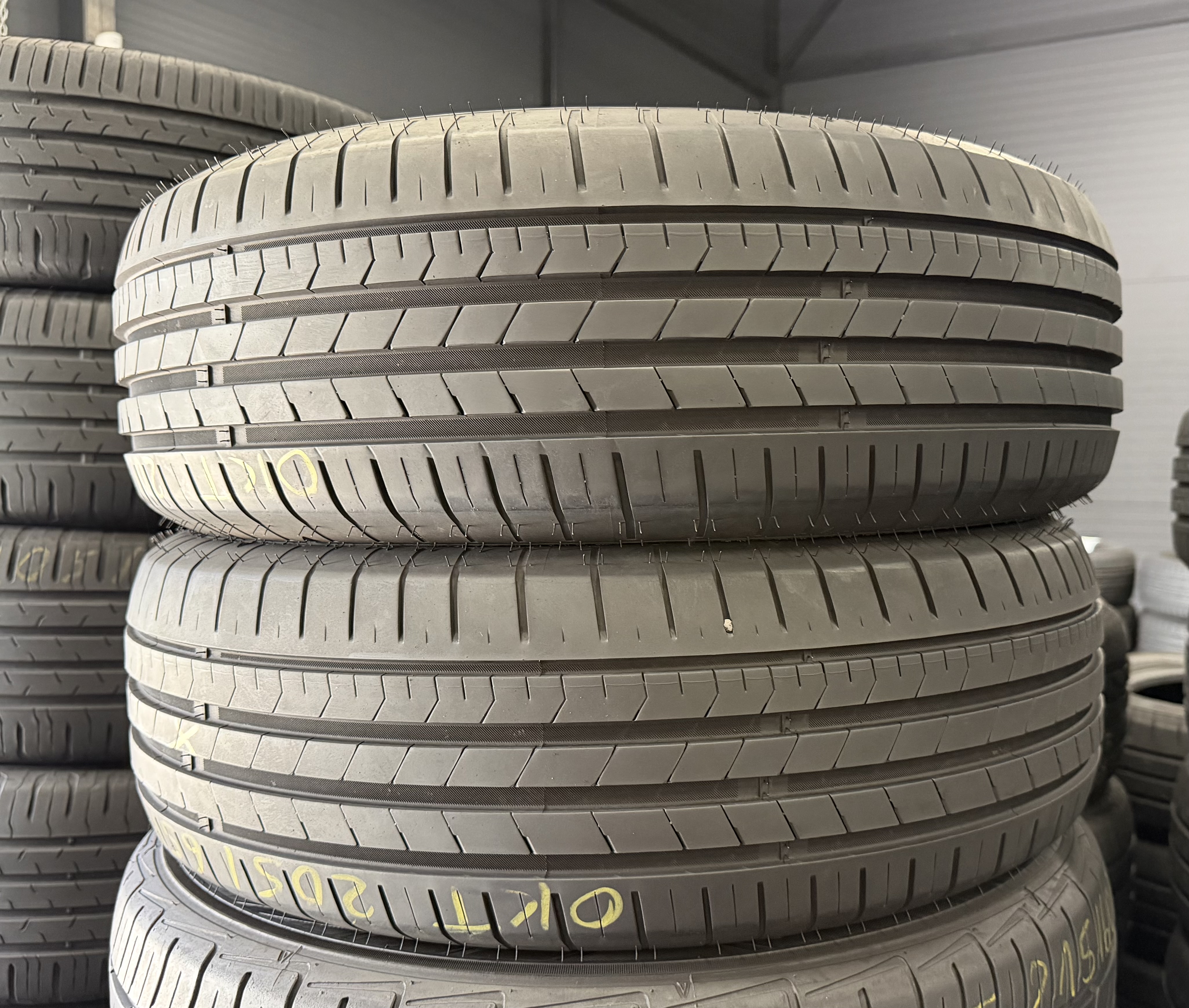 Шини б\у 205/65 R15