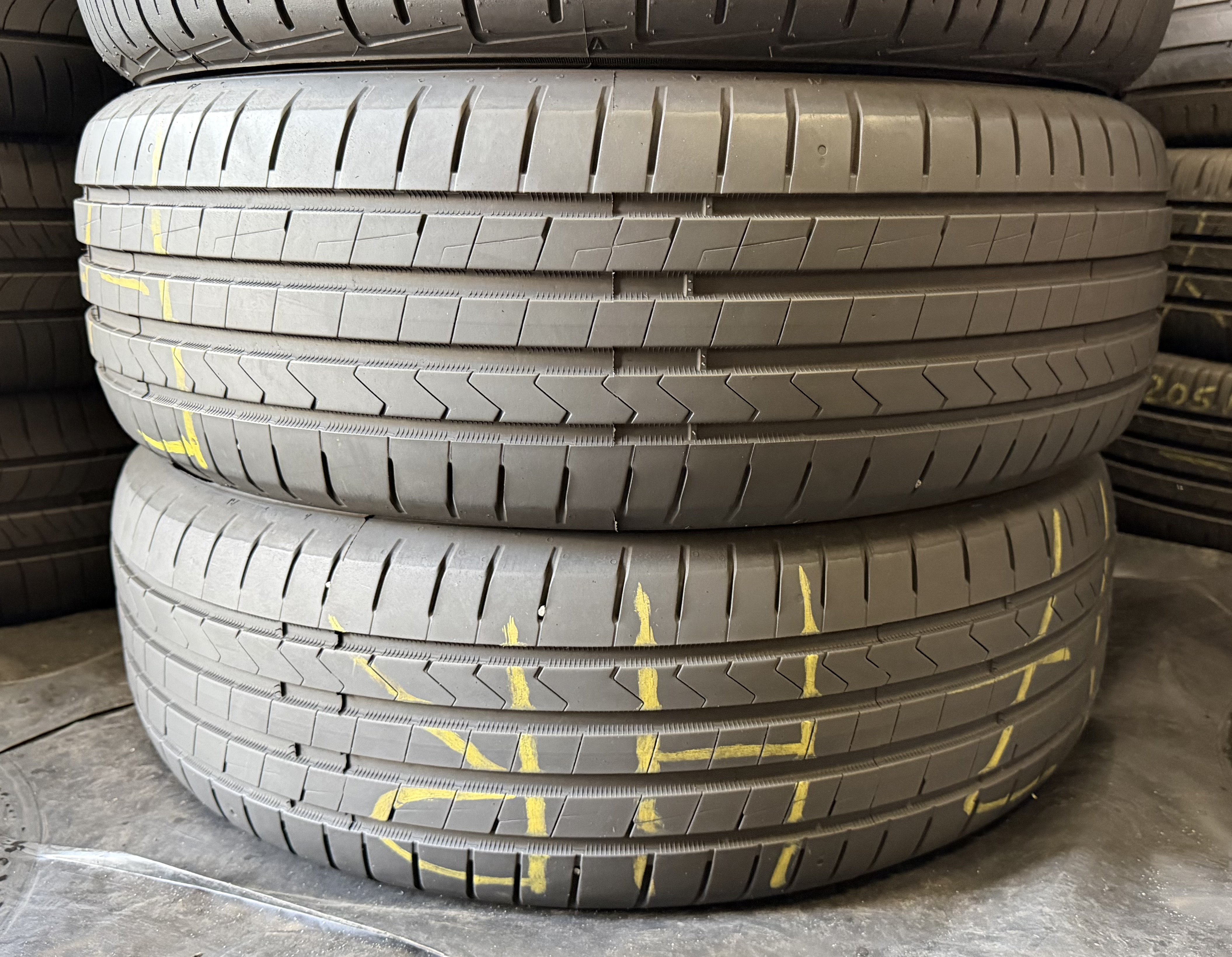 Шини б\у 215/65 R16