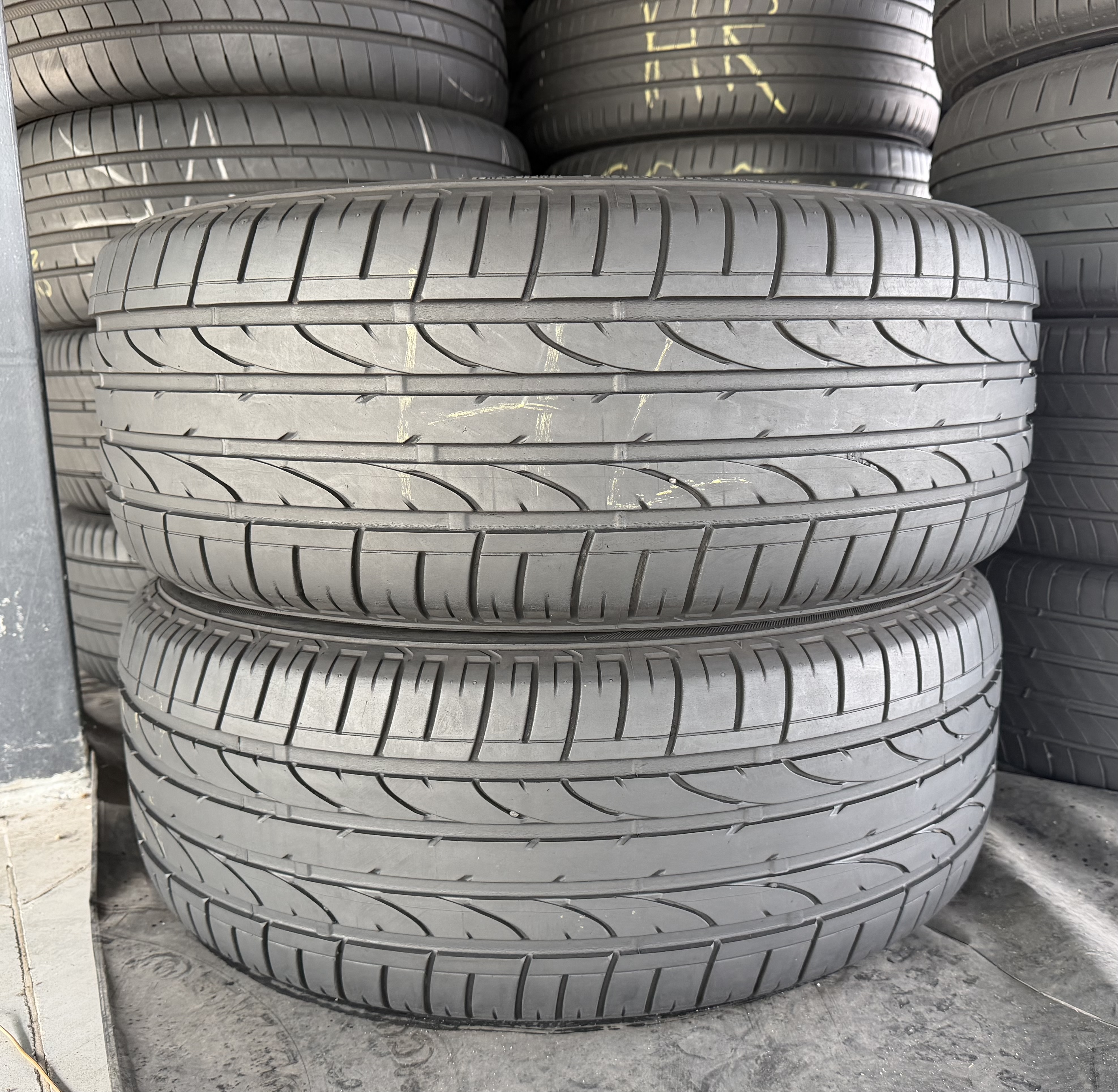 Шини б\у 235/55 R17
