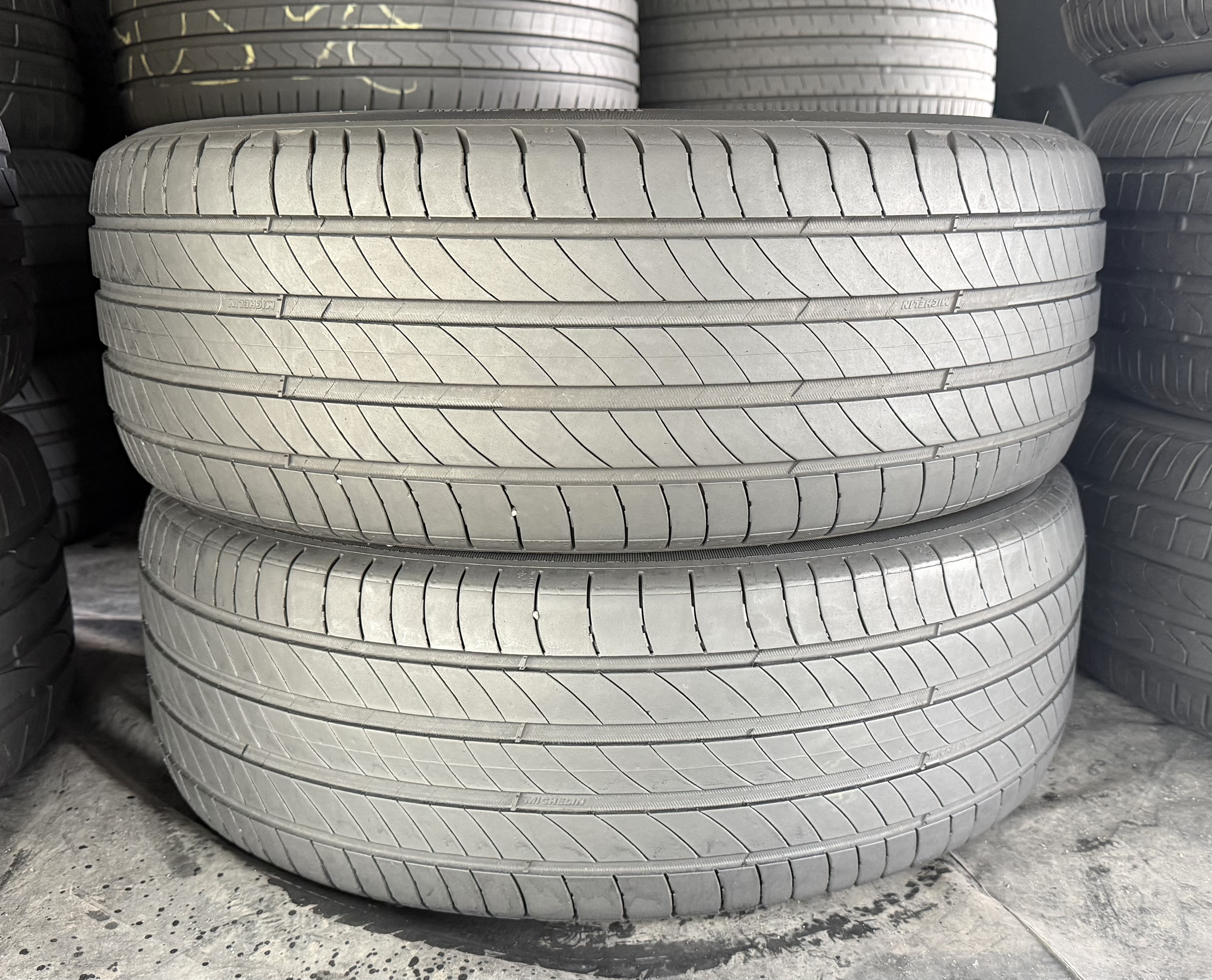 Шини б\у 215/55 R17