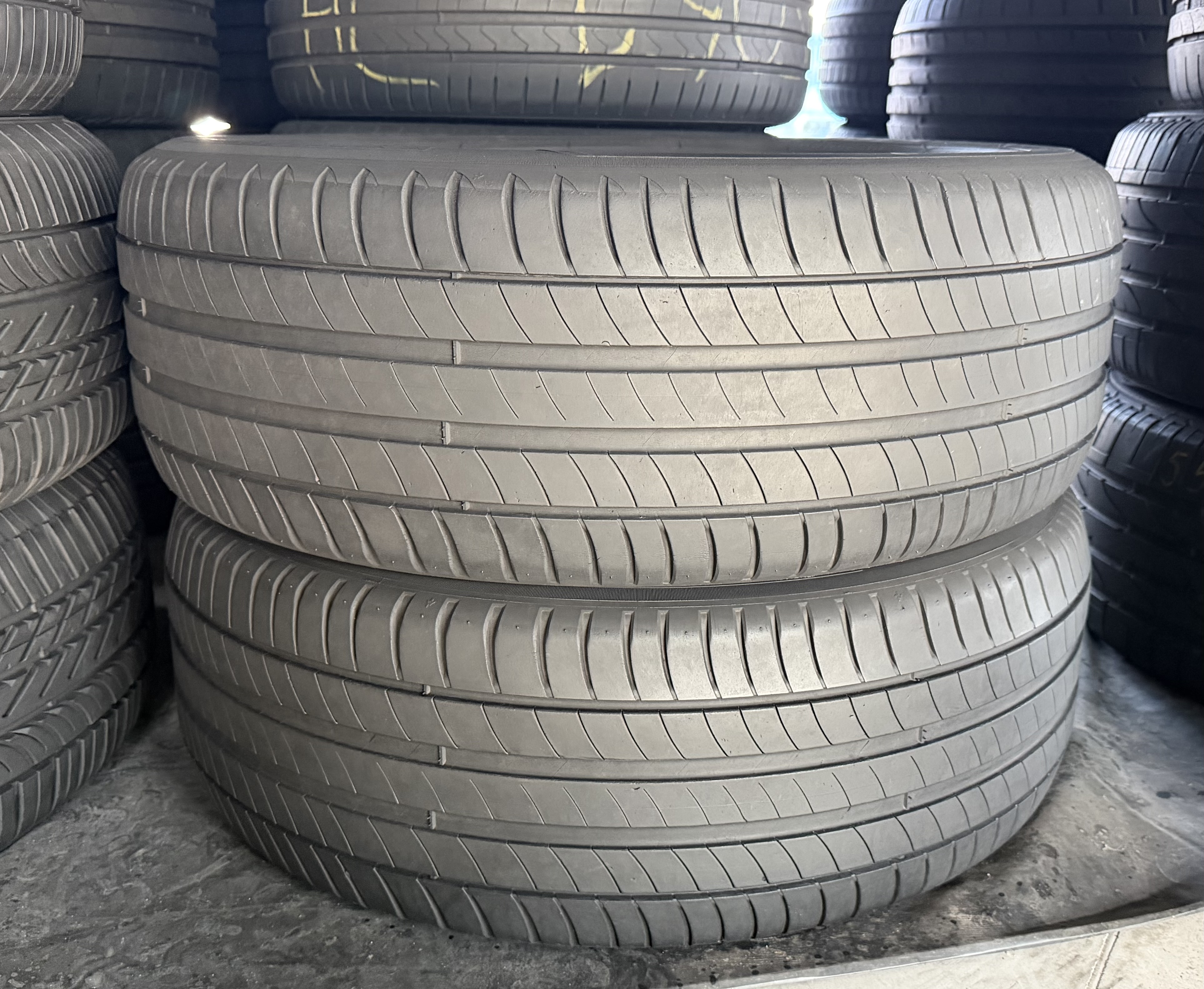 Шини б\у 225/50 R18