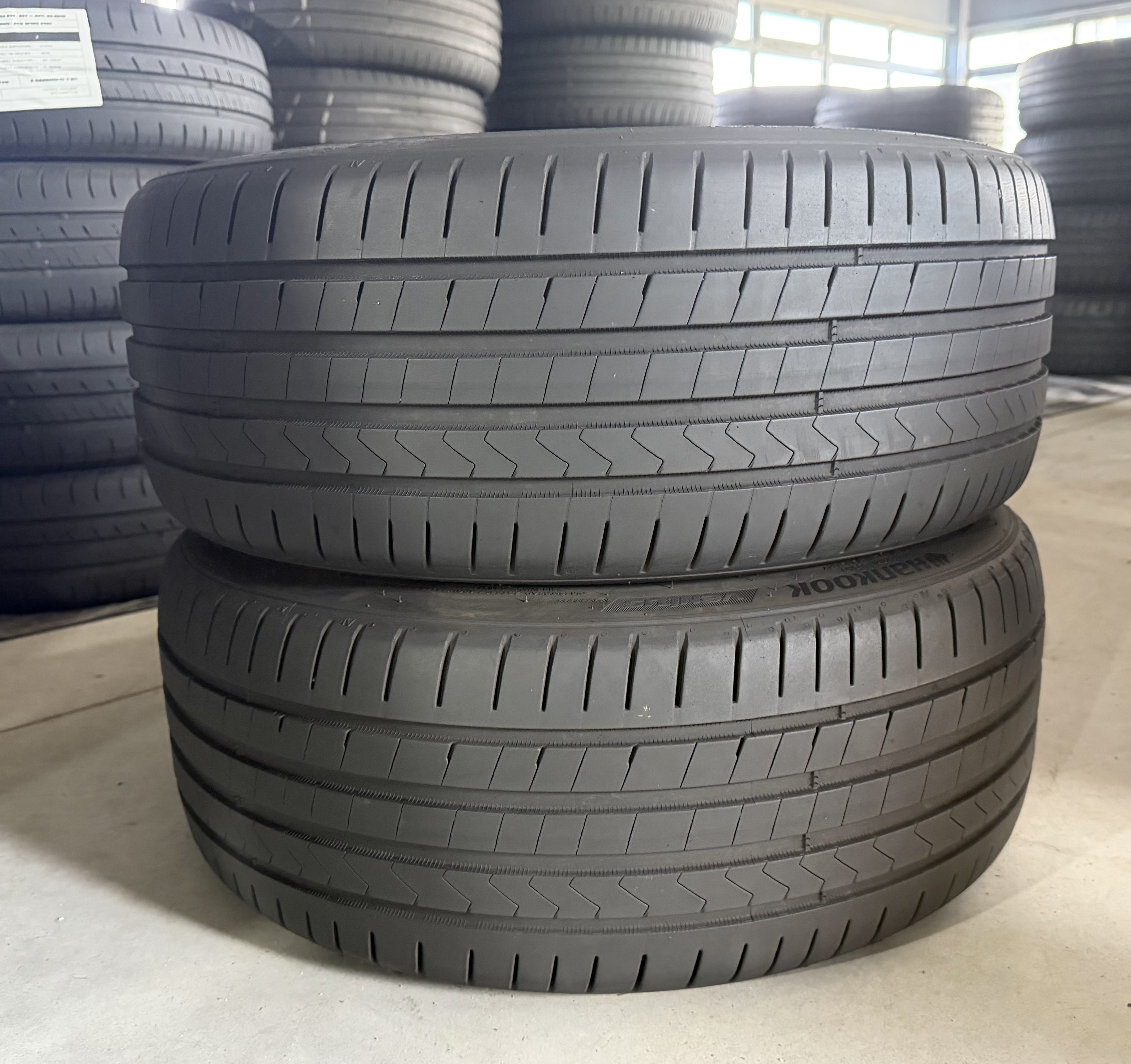 Шини б\у 225/40 R18