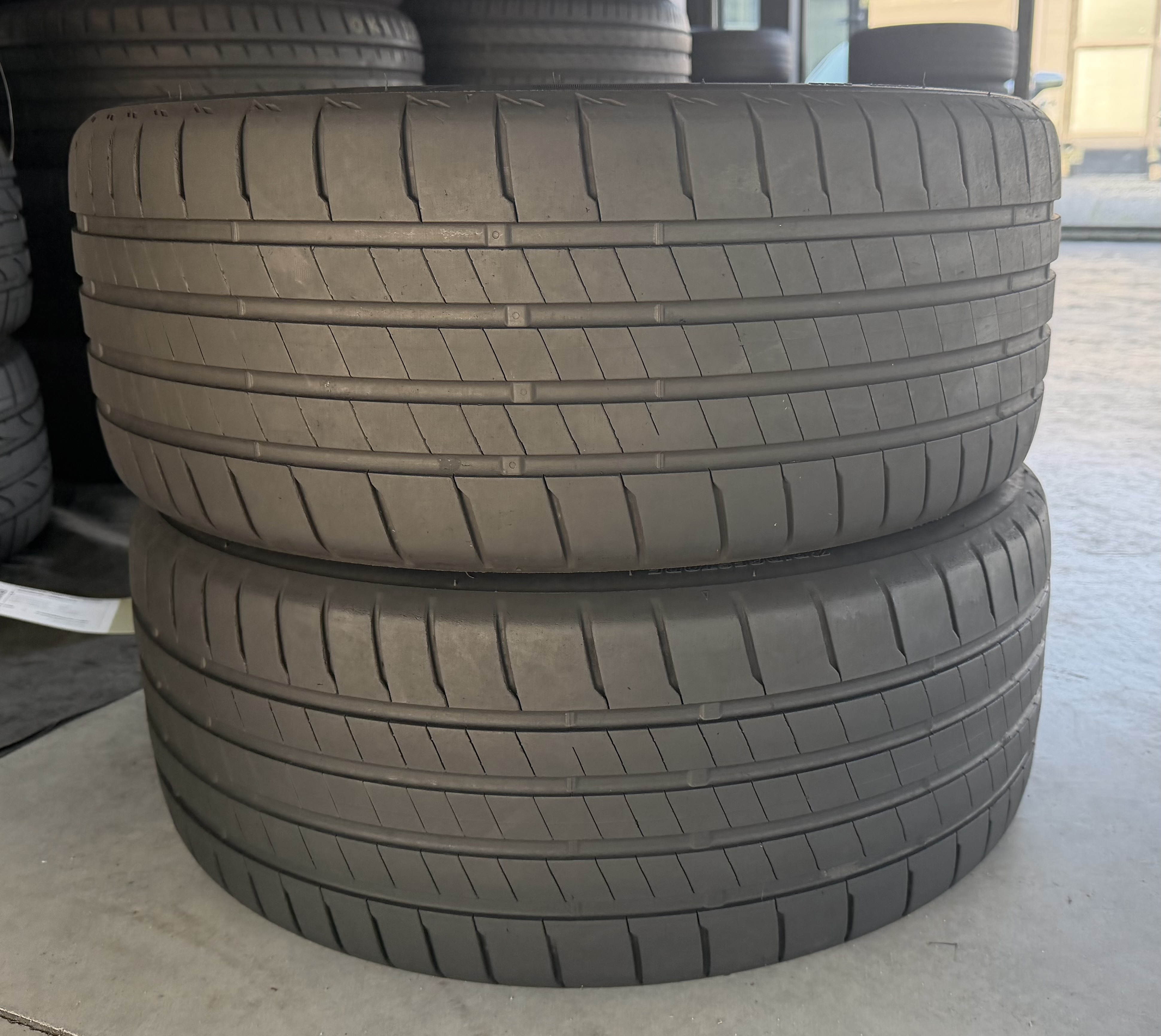 Шини б\у 225/40 R18