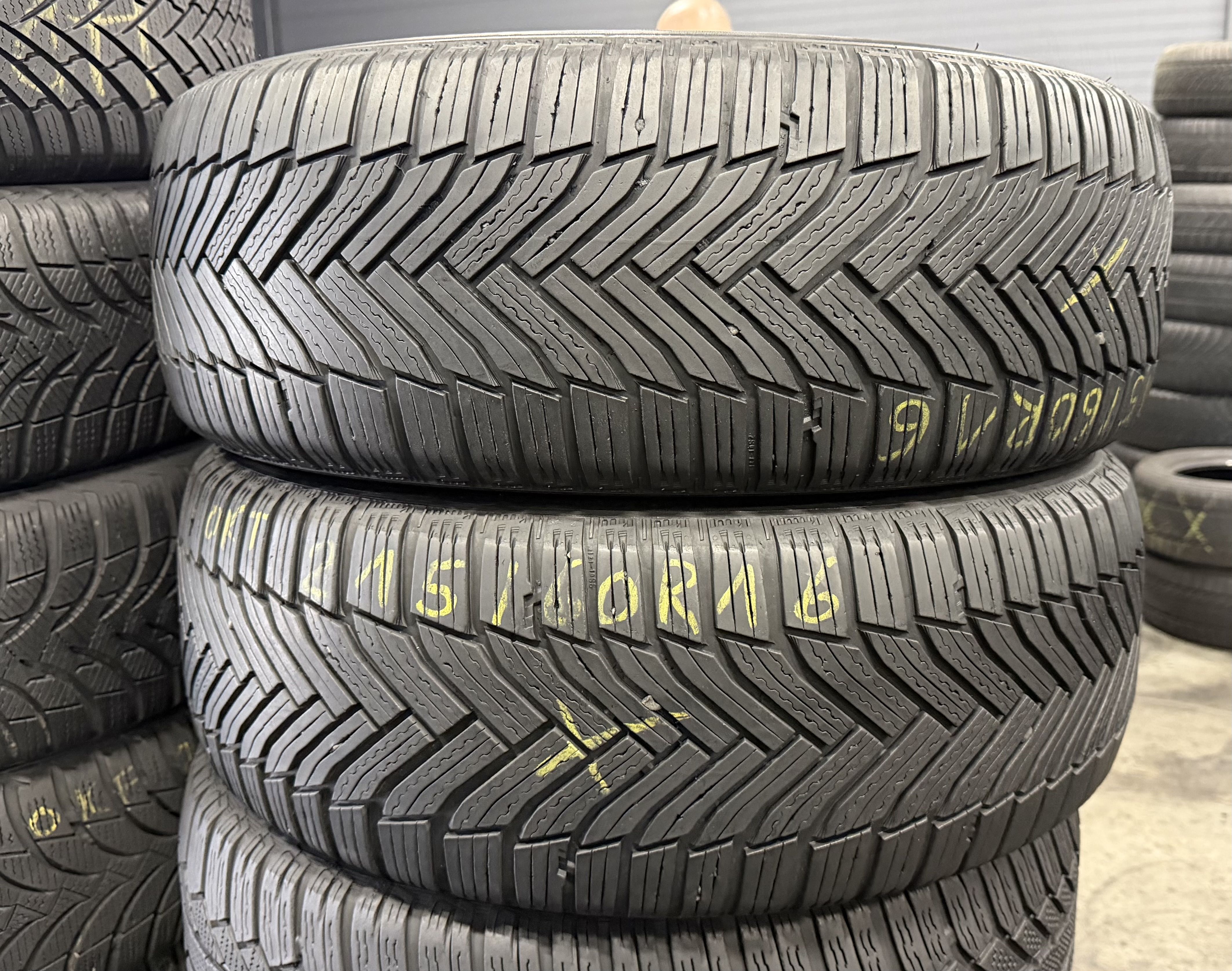 Шини б\у 215/60 R16