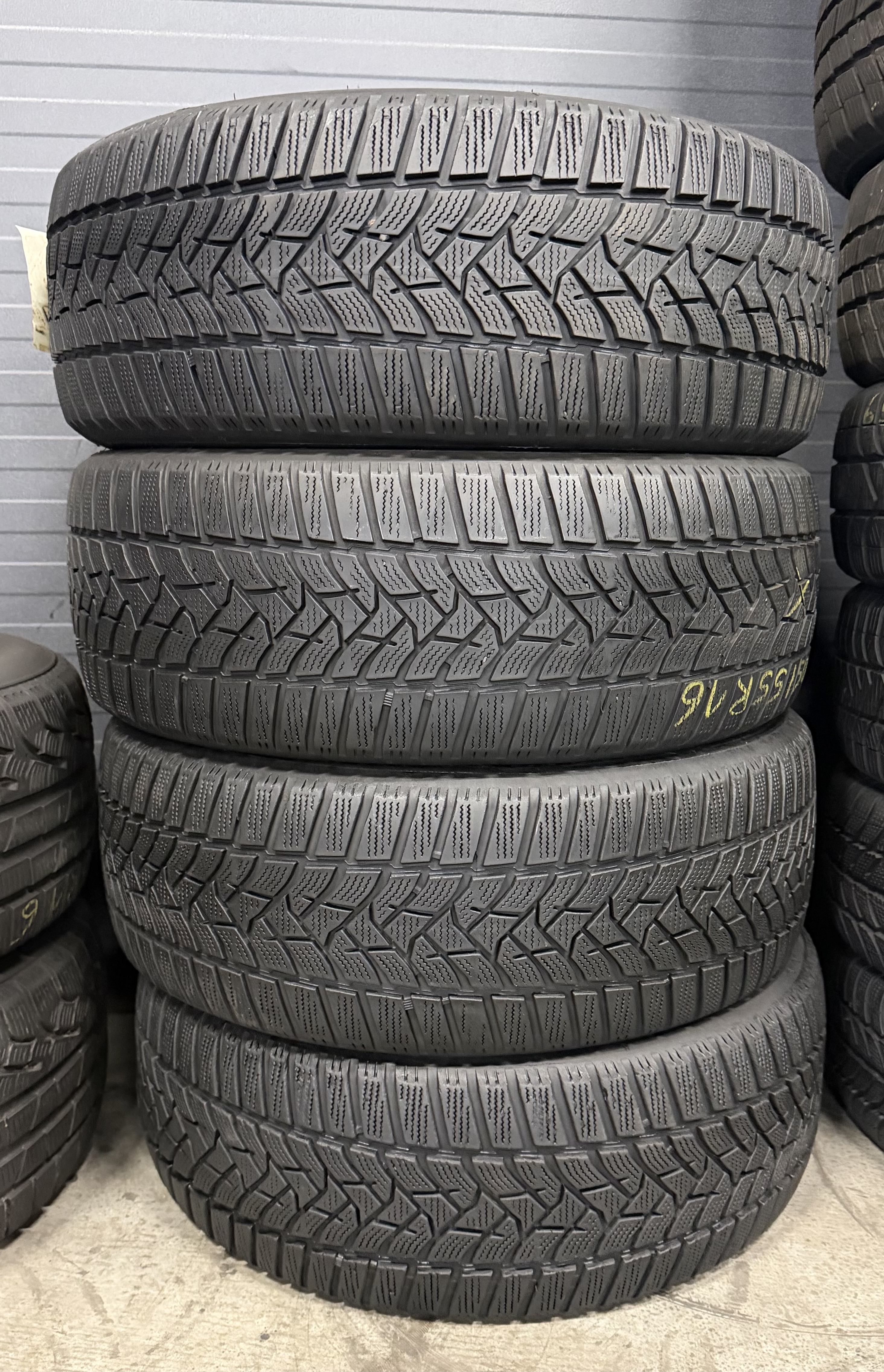 Шини б\у 205/55 R16