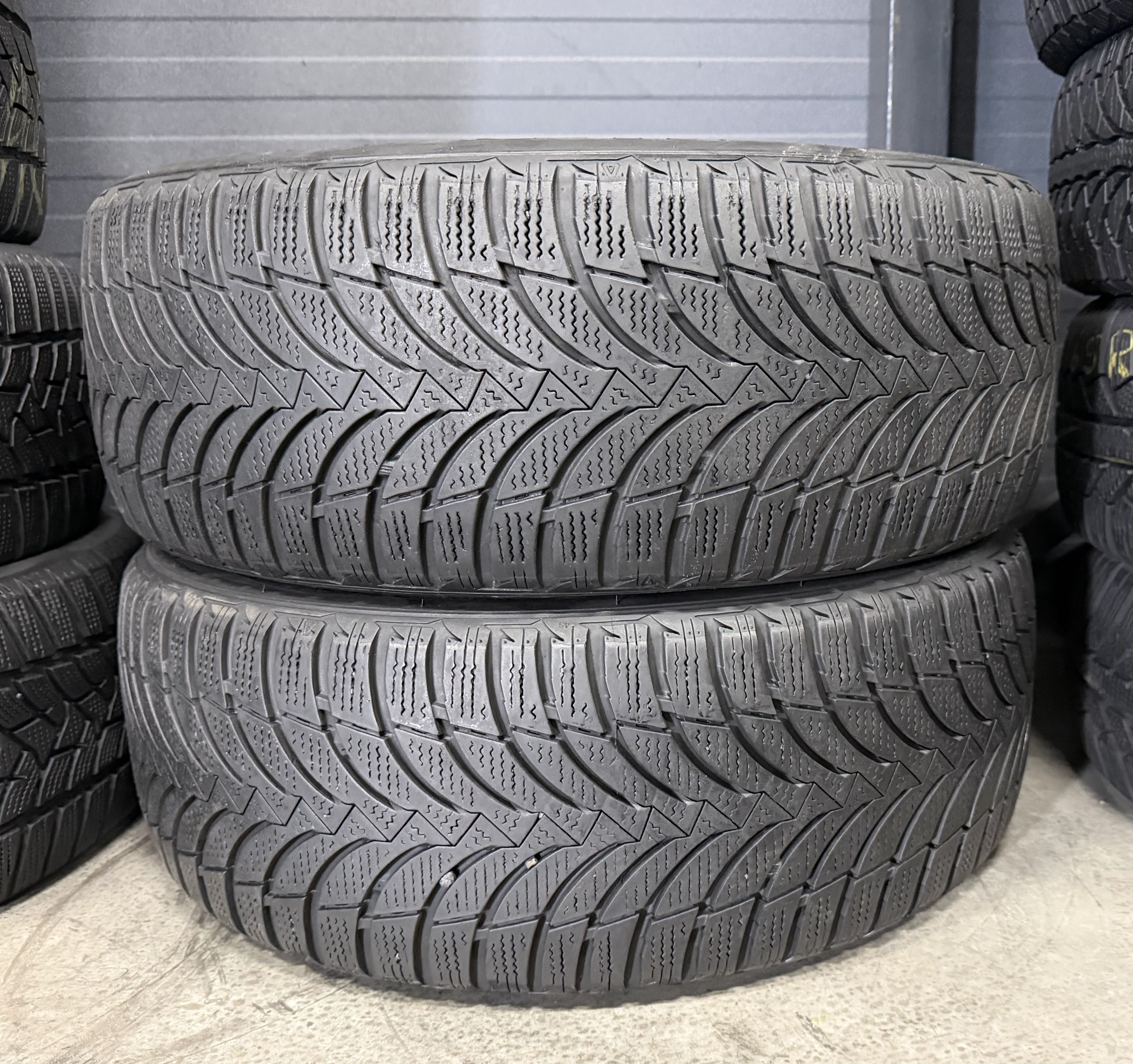 Шини б\у 205/55 R16