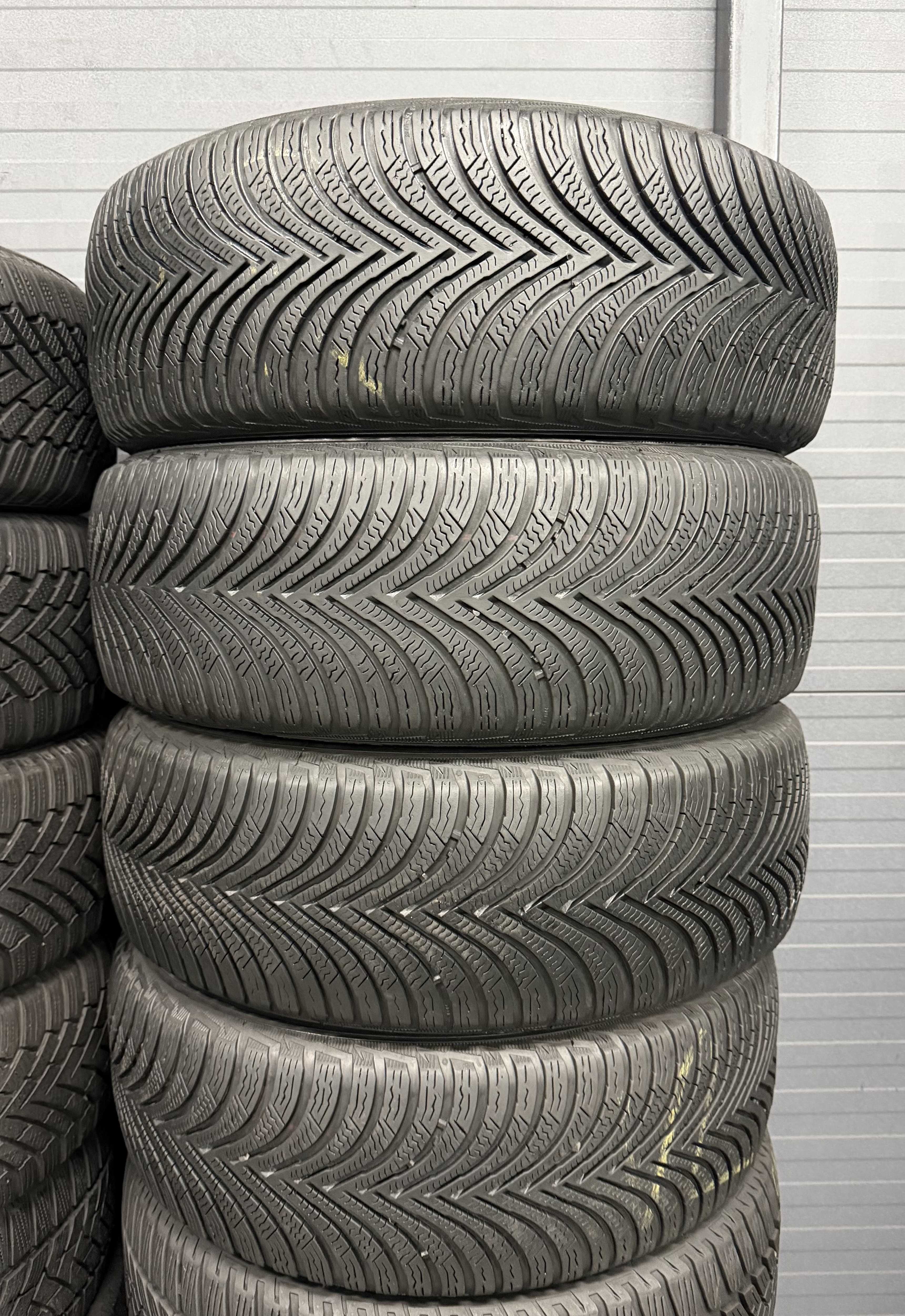 Шини б\у 205/55 R16