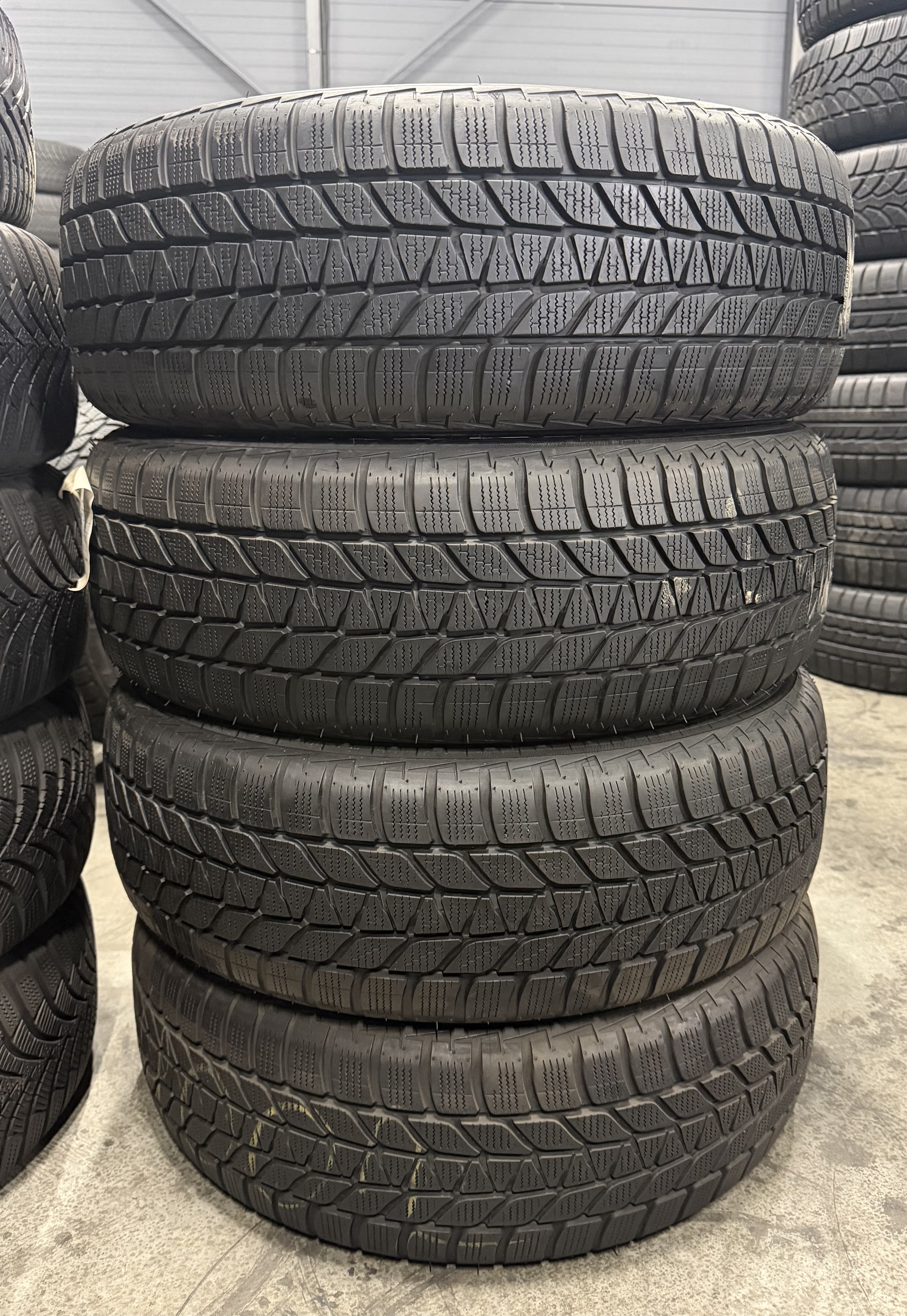 Шини б\у 195/60 R16