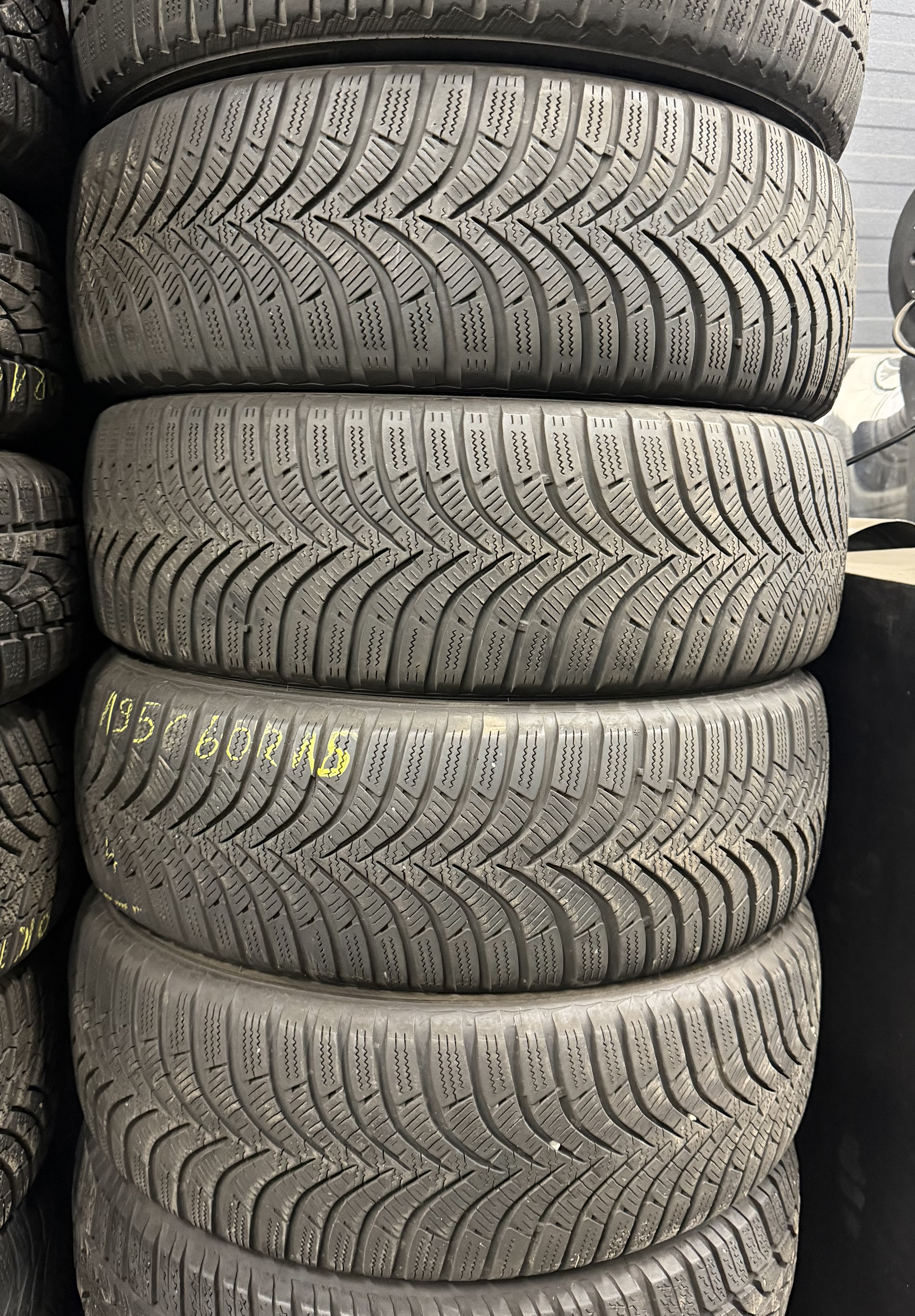 Шини б\у 195/60 R16