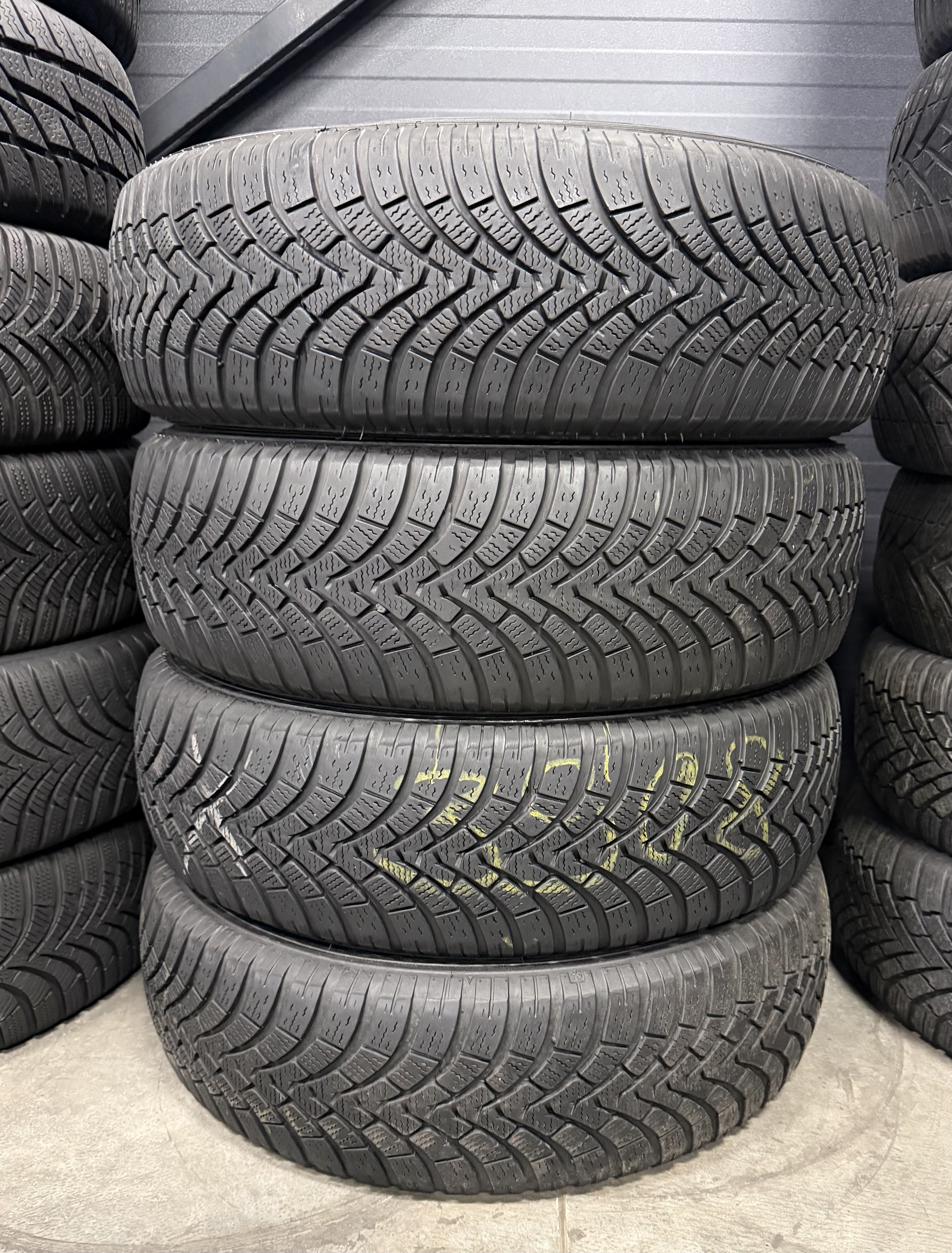 Шини б\у 195/65 R15