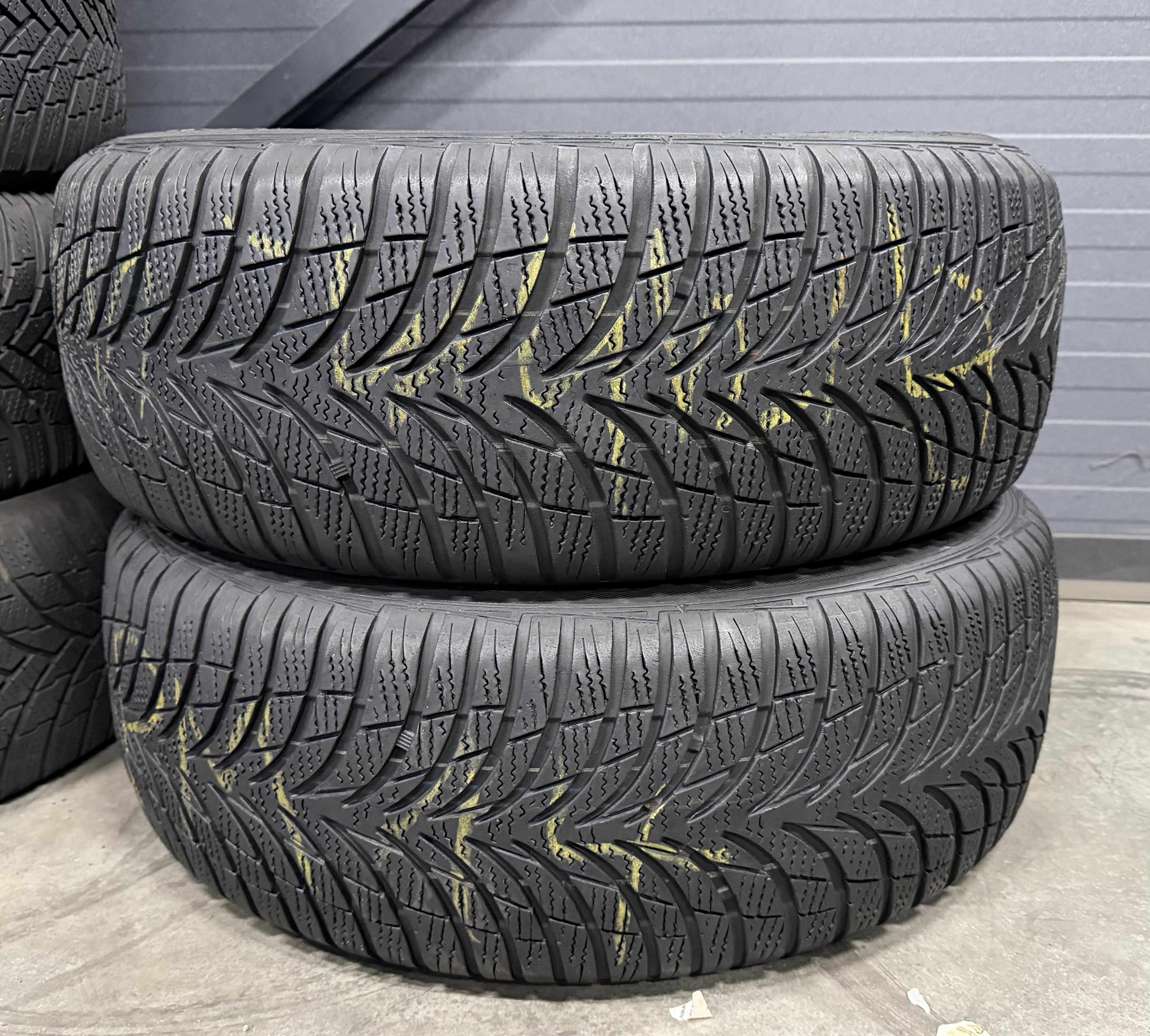Шини б\у 205/55 R16