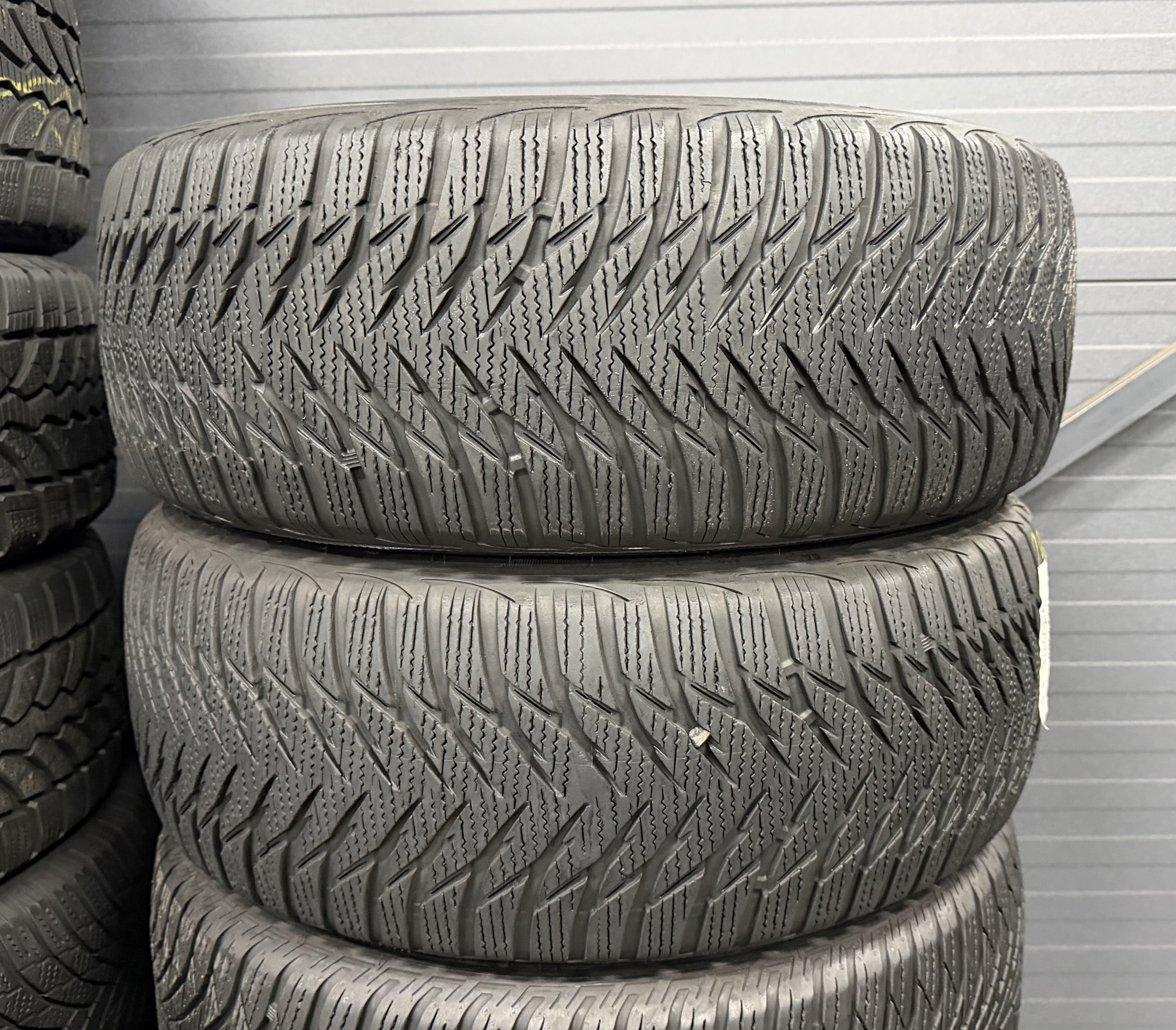 Шини б/в 205/55 R16